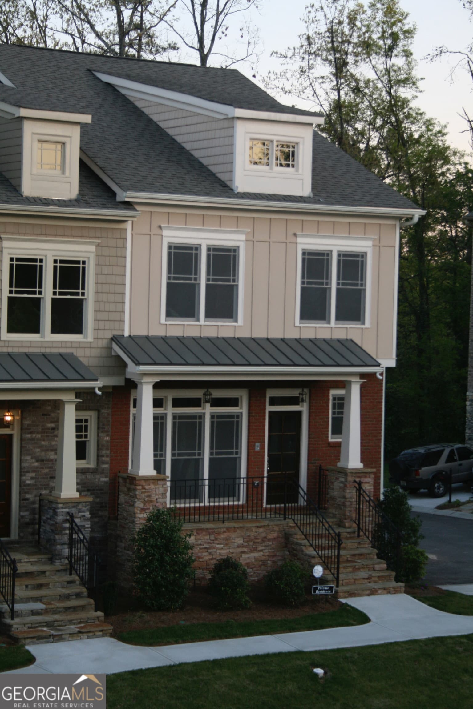4 bedroom, 3.5 bathroom, 2,068 sq ft townhouse for rent at 250 Mystic Ridge Hill, Sandy Springs, GA 30342 for $4,400 a month — photo 1 of 27