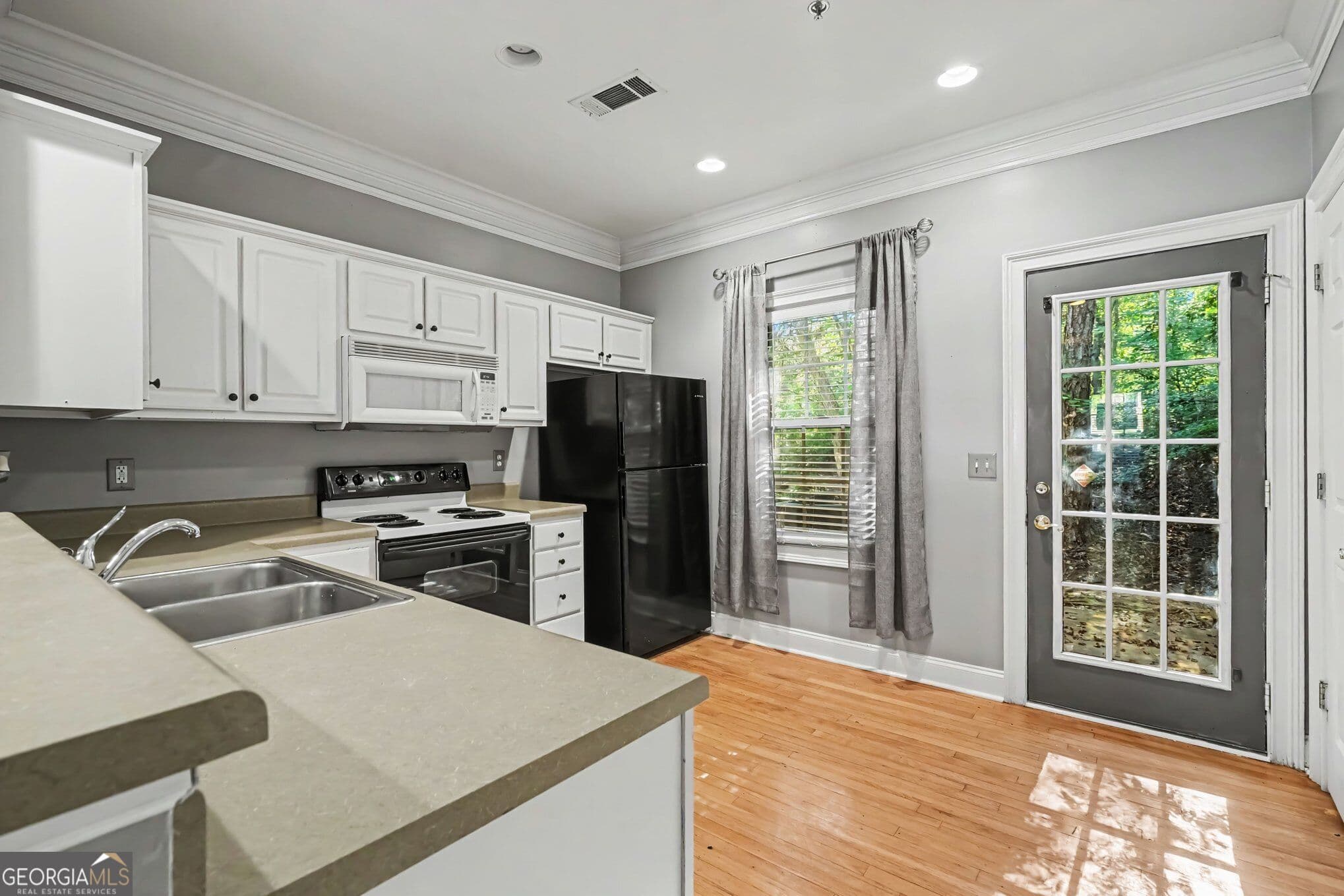 2 bedroom, 2.5 bathroom, 1,200 sq ft condominium for sale at 101 Wood Lake Drive 310, Athens, GA 30606 — photo 7