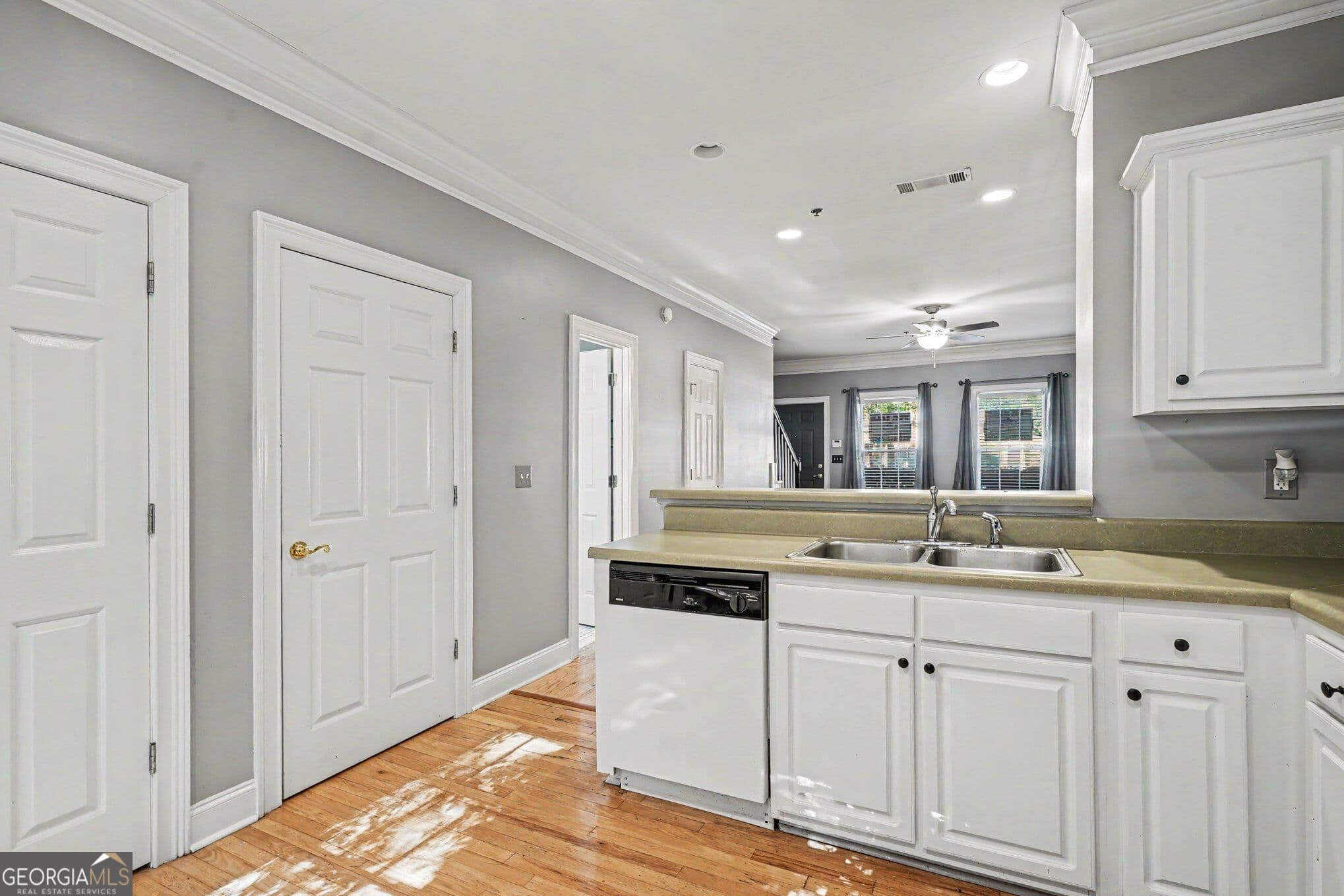 2 bedroom, 2.5 bathroom, 1,200 sq ft condominium for sale at 101 Wood Lake Drive 310, Athens, GA 30606 — photo 9