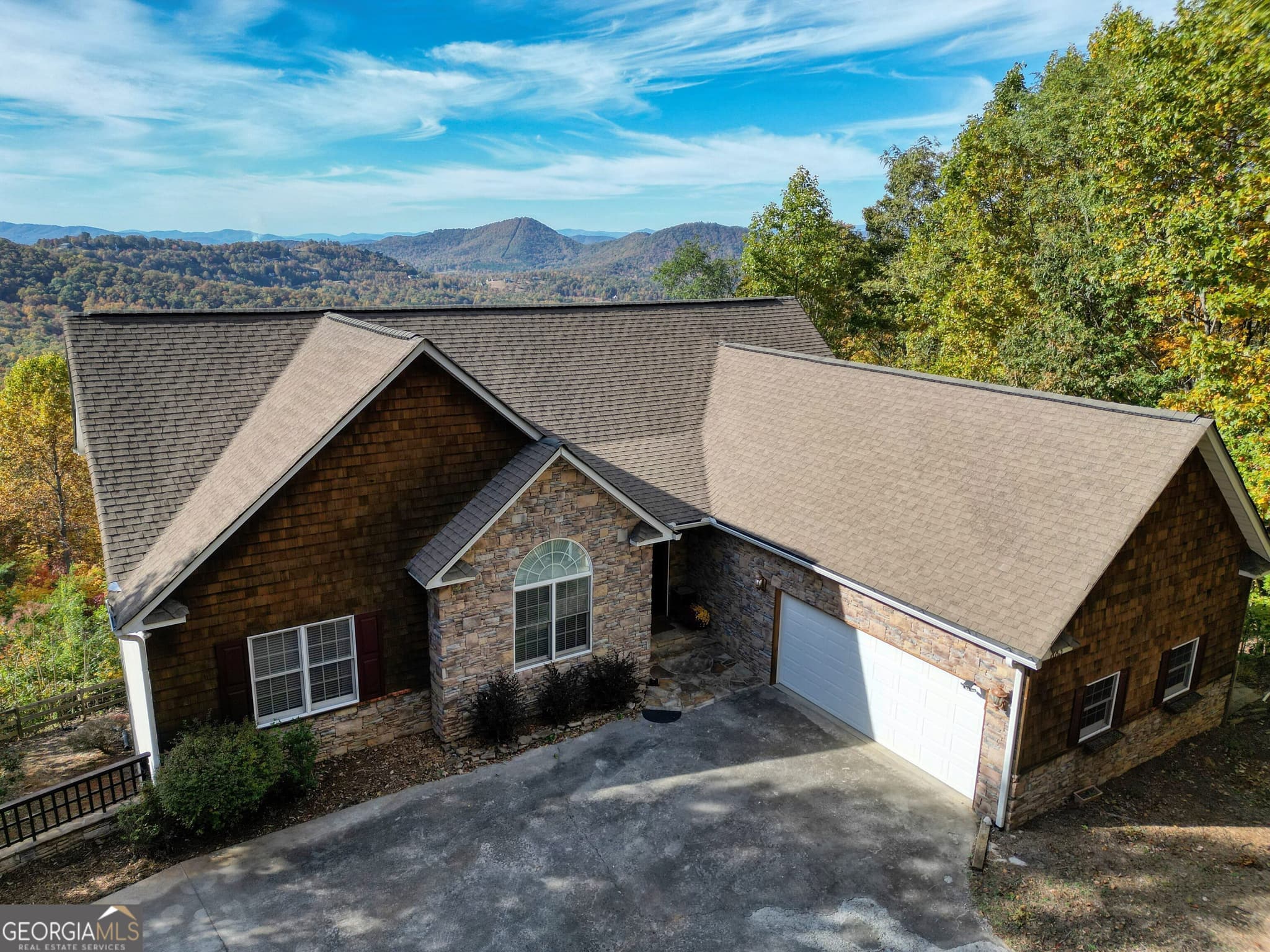 3 bedroom, 4 bathroom single family residence for sale at 883 Ramey Mountain Road, Hiawassee, GA 30546 — photo 1 of 63