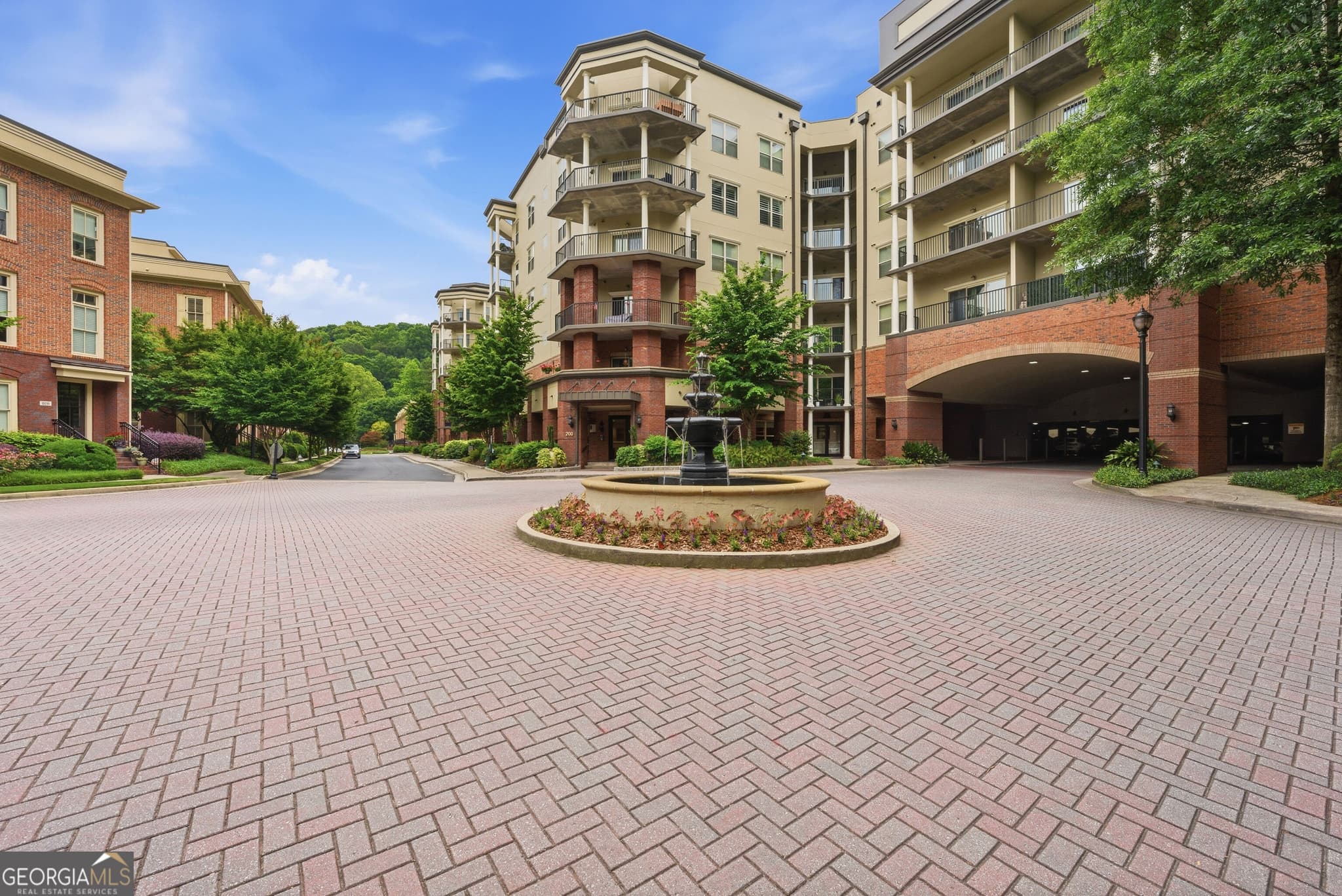 2 bedroom, 2 bathroom, 1,176 sq ft condominium sold at 200 River Vista Drive 703, Sandy Springs, GA 30339