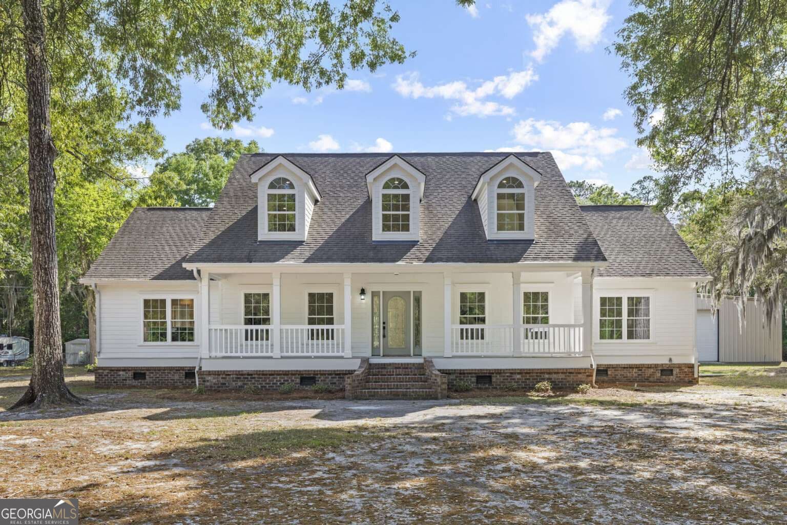5 bedroom, 3 bathroom, 3,573 sq ft single family residence under contract at 691 Kings Road, Midway, GA 31320