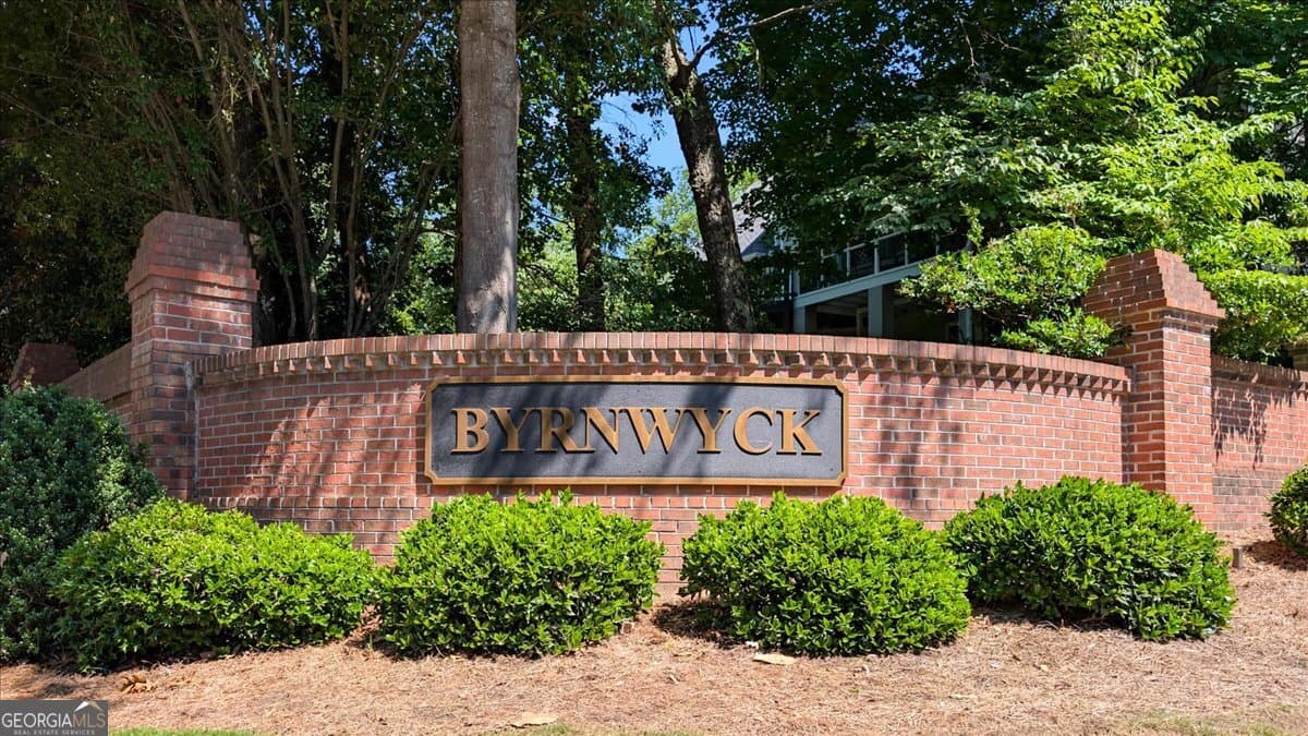 4 bedroom, 3.5 bathroom, 3,153 sq ft single family residence for sale at 1143 Byrnwyck Road, Brookhaven, GA 30319 — photo 7