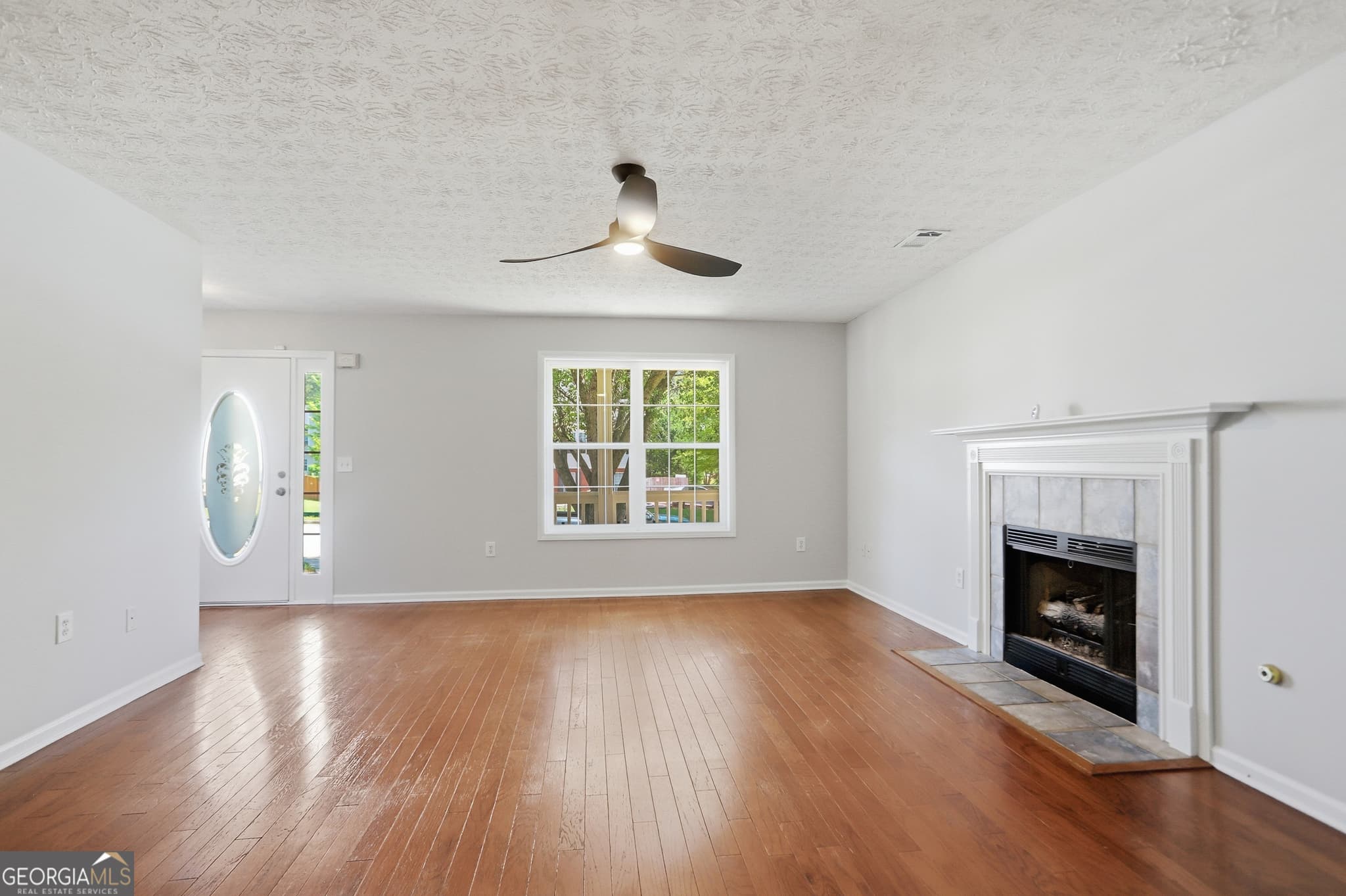 4 bedroom, 2.5 bathroom, 2,027 sq ft single family residence for sale at 3485 Bethesda Park Court, Lawrenceville, GA 30044 — photo 8