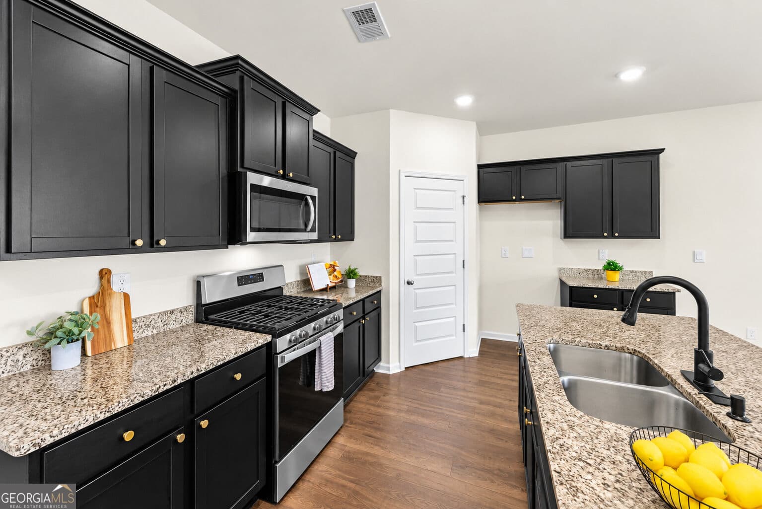 4 bedroom, 2 bathroom, 1,786 sq ft single family residence for sale at 117 Condor Court, Statham, GA 30666 — photo 6