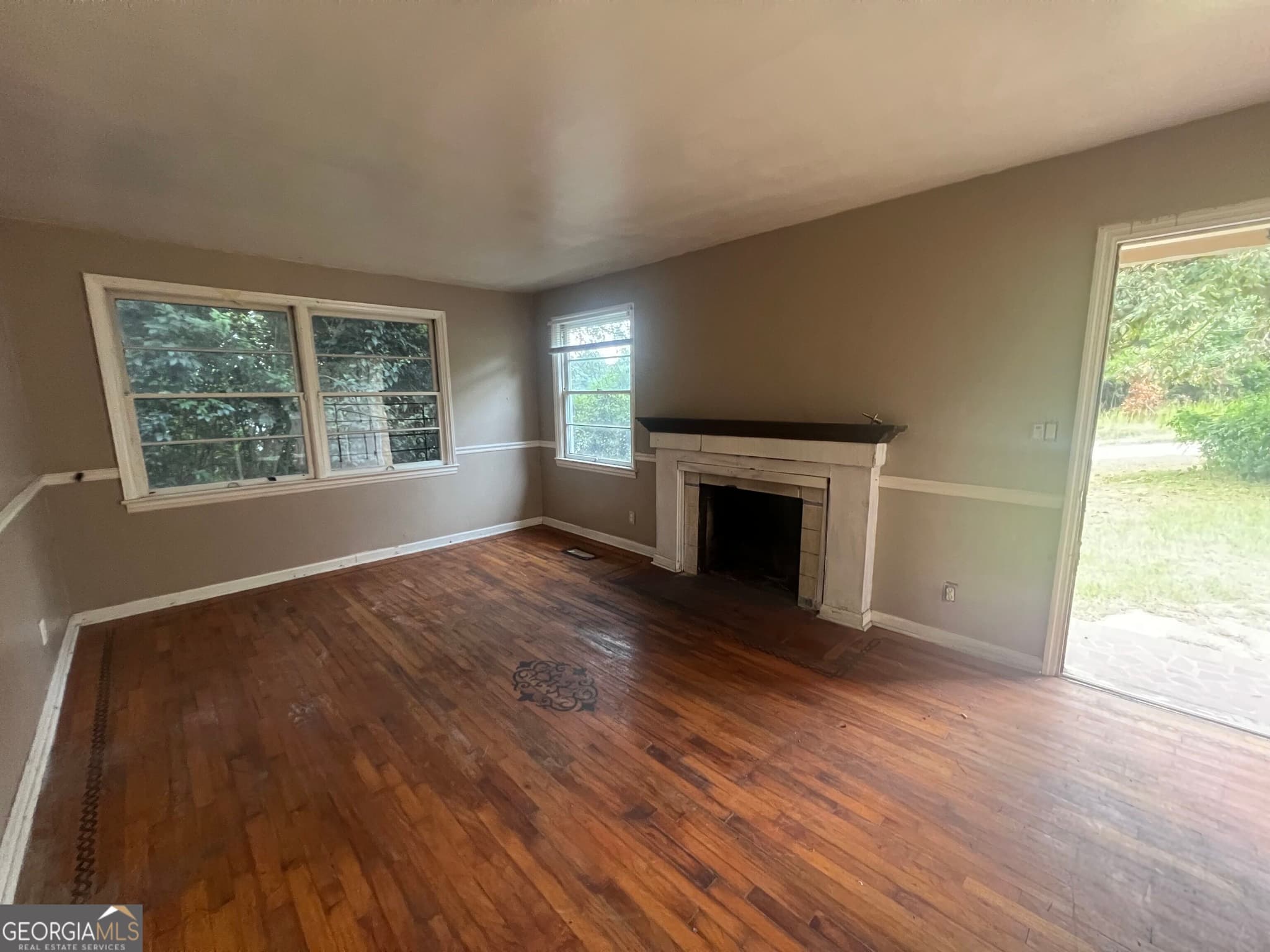 2 bedroom, 1 bathroom, 1,179 sq ft single family residence for sale at 20 Munson Drive, Columbus, GA 31903 — photo 2