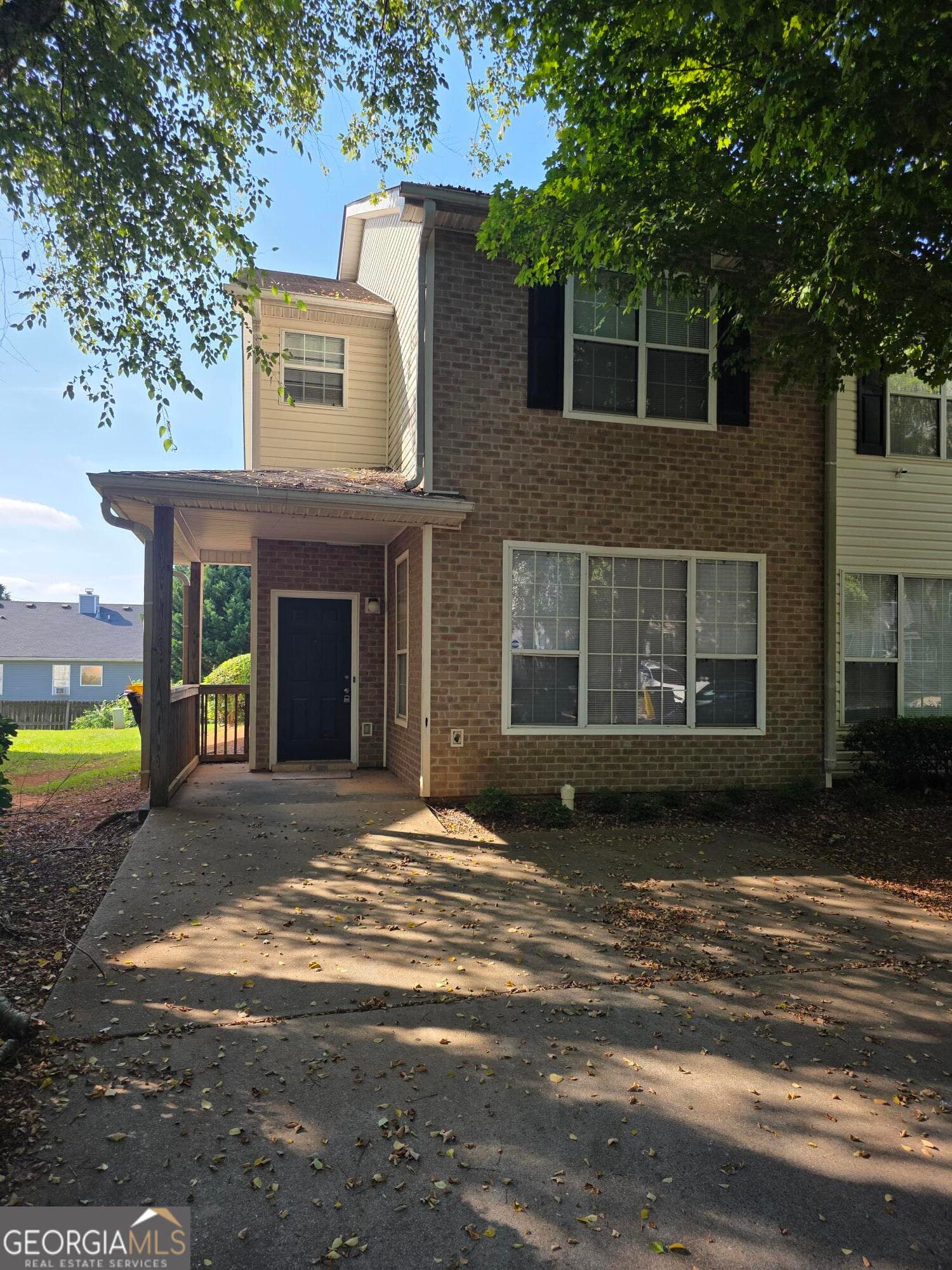 3 bedroom, 2.5 bathroom, 1,470 sq ft townhouse for sale at 2481 Brianna Drive, Hampton, GA 30228 — photo 2