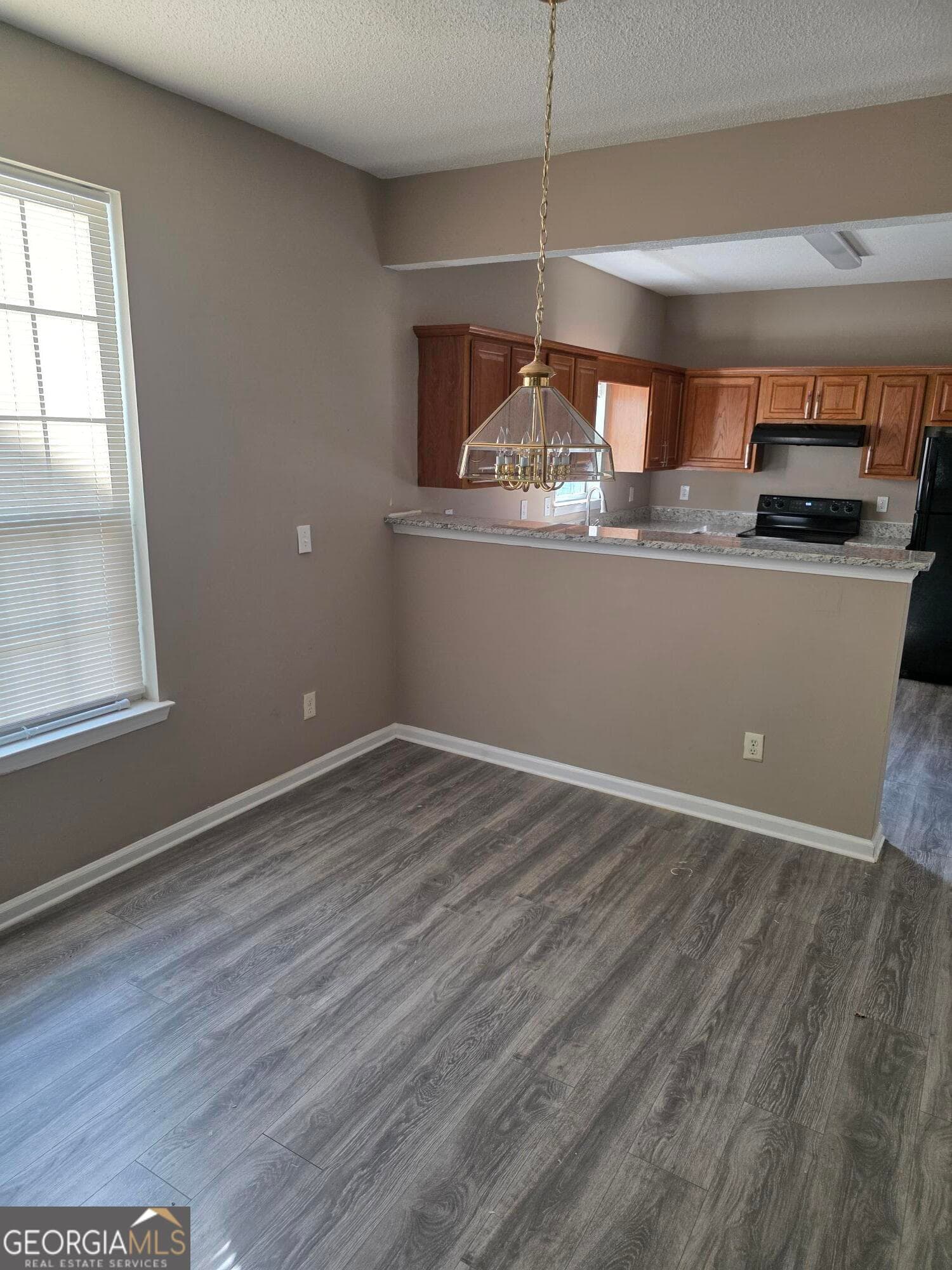 3 bedroom, 2.5 bathroom, 1,470 sq ft townhouse for sale at 2481 Brianna Drive, Hampton, GA 30228 — photo 6
