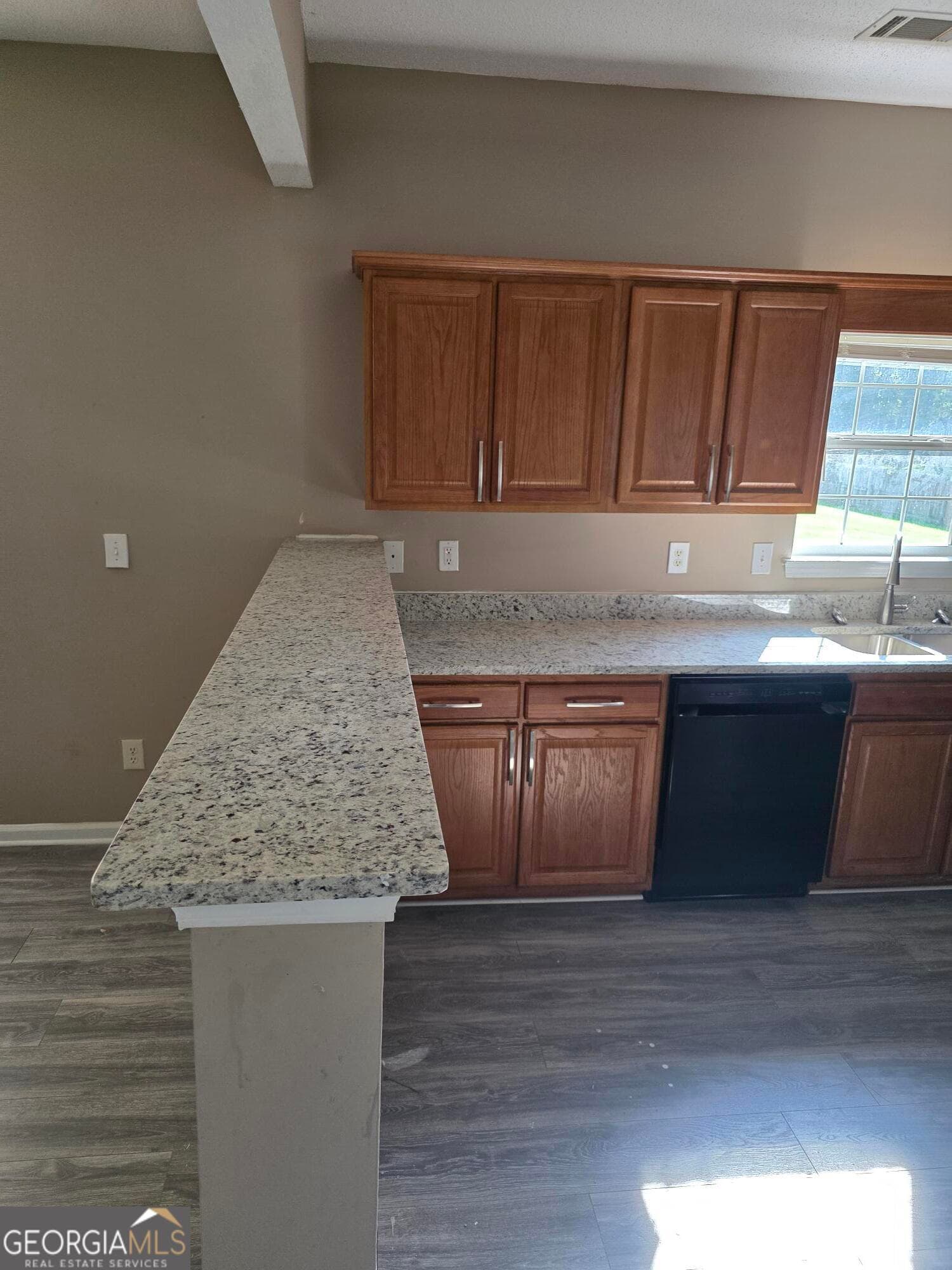 3 bedroom, 2.5 bathroom, 1,470 sq ft townhouse for sale at 2481 Brianna Drive, Hampton, GA 30228 — photo 7
