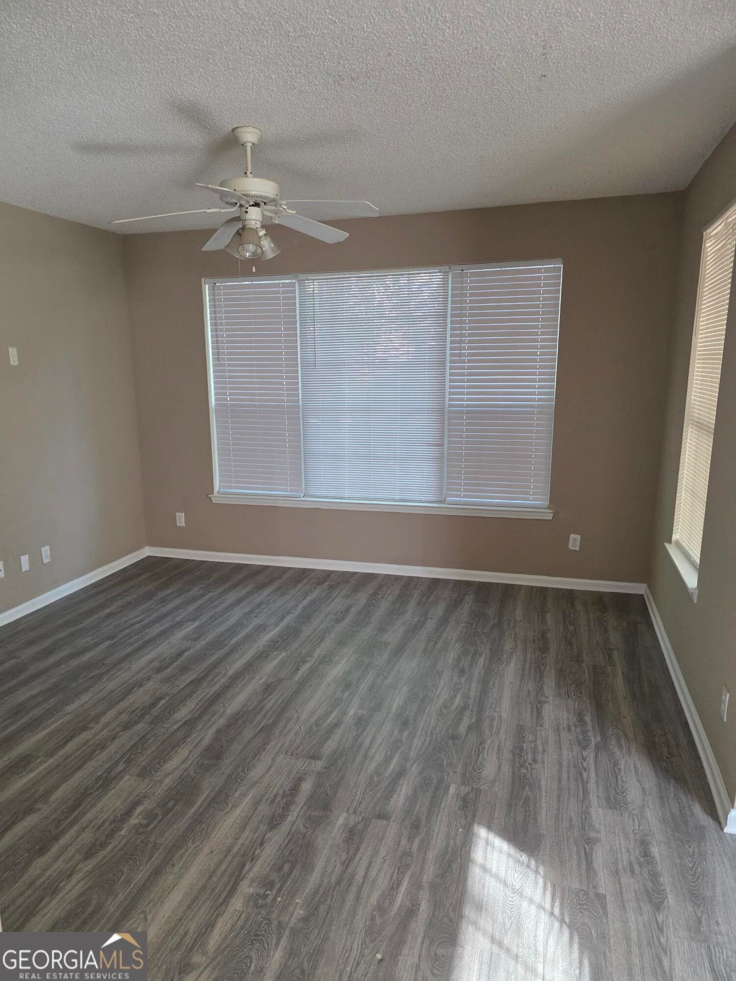 3 bedroom, 2.5 bathroom, 1,470 sq ft townhouse for sale at 2481 Brianna Drive, Hampton, GA 30228 — photo 5