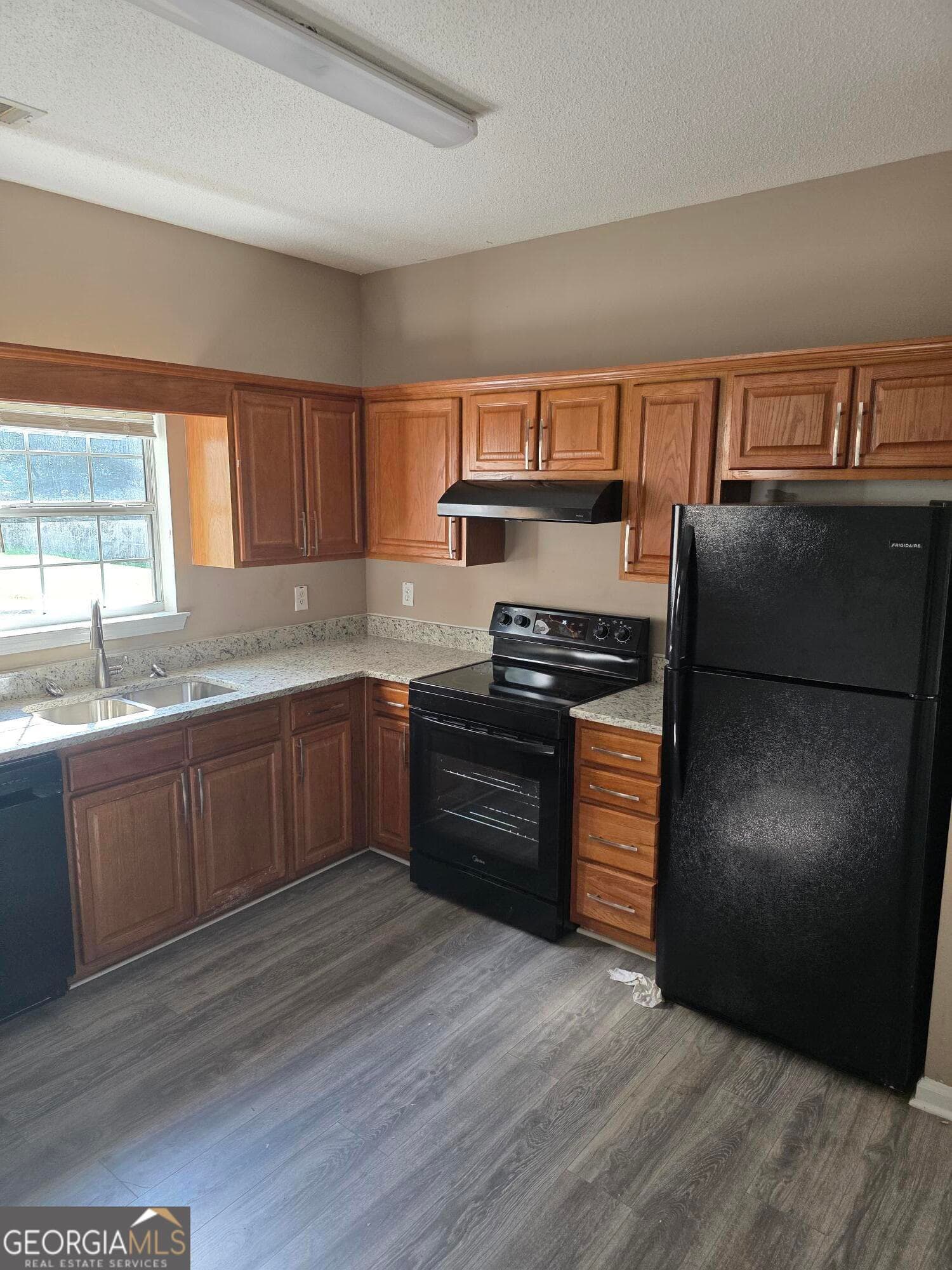 3 bedroom, 2.5 bathroom, 1,470 sq ft townhouse for sale at 2481 Brianna Drive, Hampton, GA 30228 — photo 9