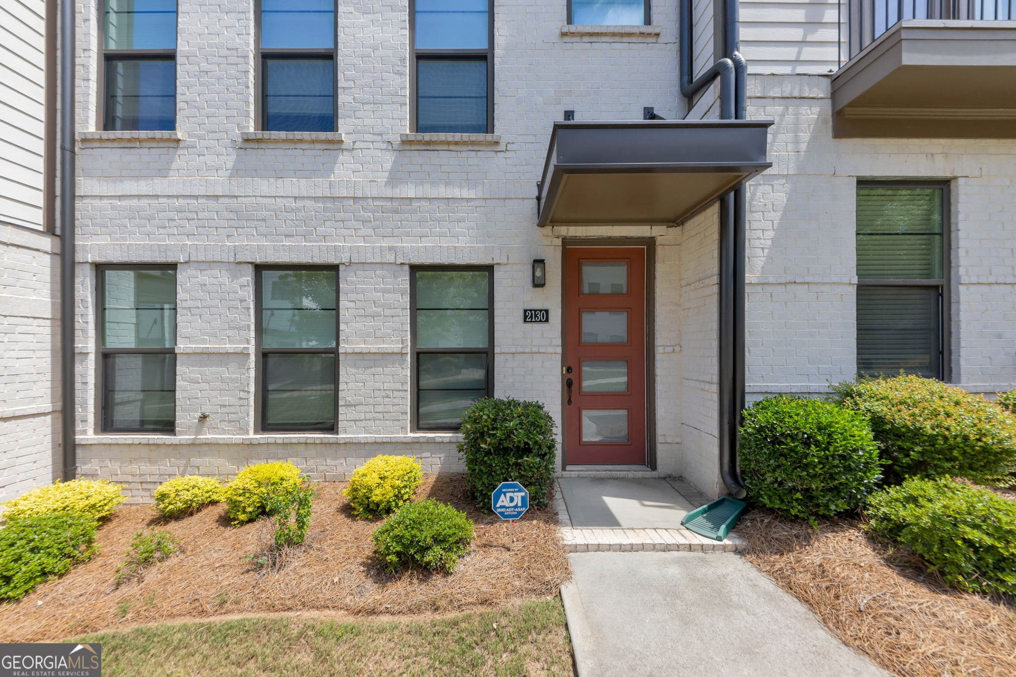 3 bedroom, 3.5 bathroom, 2,500 sq ft townhouse for rent at 2130 Holtz Lane, Atlanta, GA 30318 for $3,350 a month — photo 3