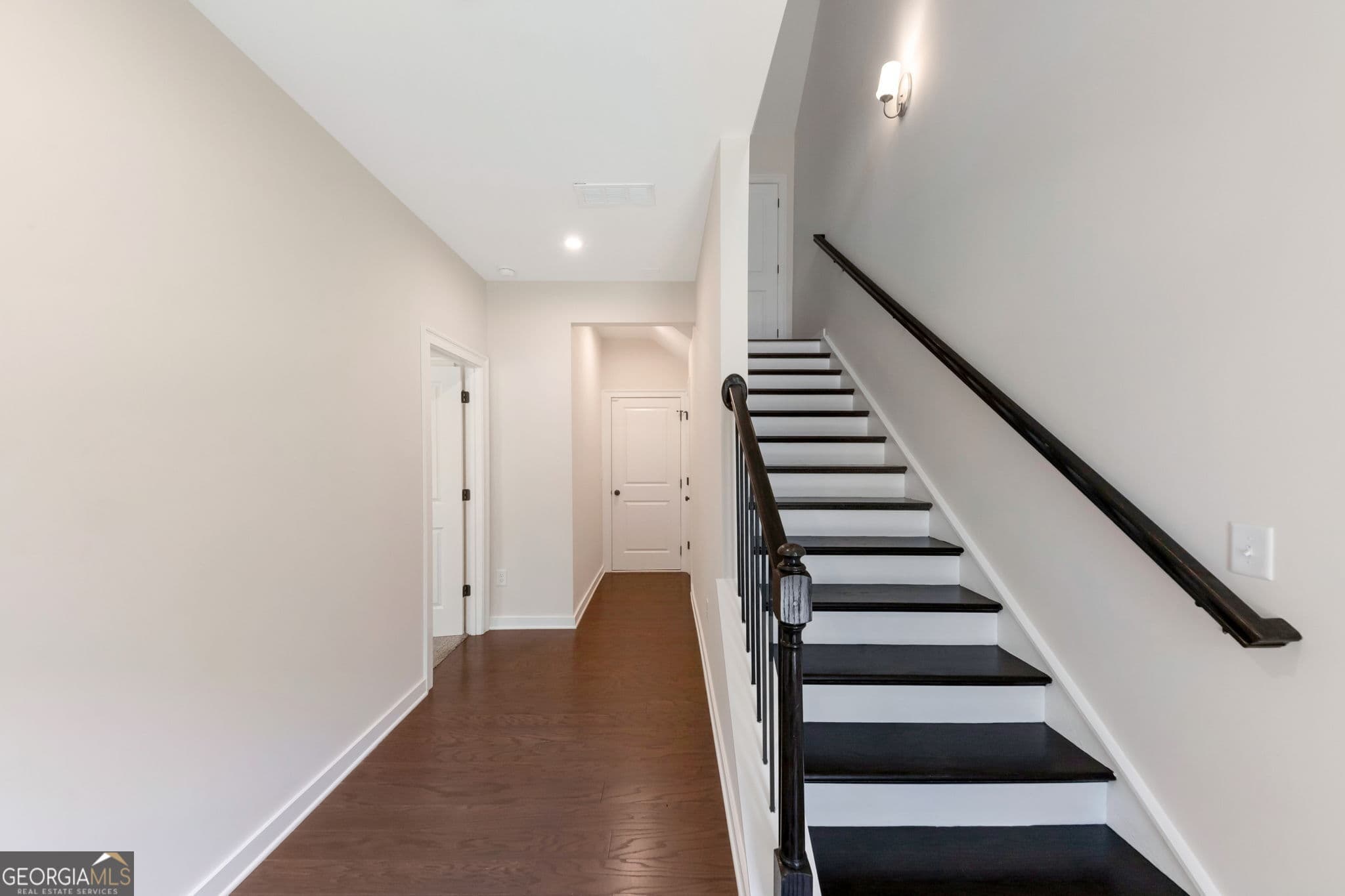 3 bedroom, 3.5 bathroom, 2,500 sq ft townhouse for rent at 2130 Holtz Lane, Atlanta, GA 30318 for $3,350 a month — photo 5