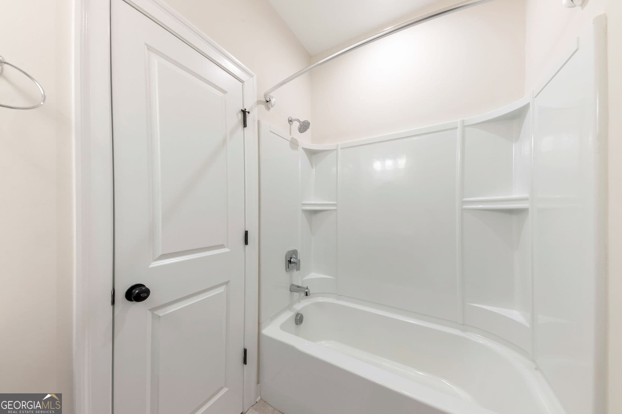 3 bedroom, 3.5 bathroom, 2,500 sq ft townhouse for rent at 2130 Holtz Lane, Atlanta, GA 30318 for $3,350 a month — photo 9