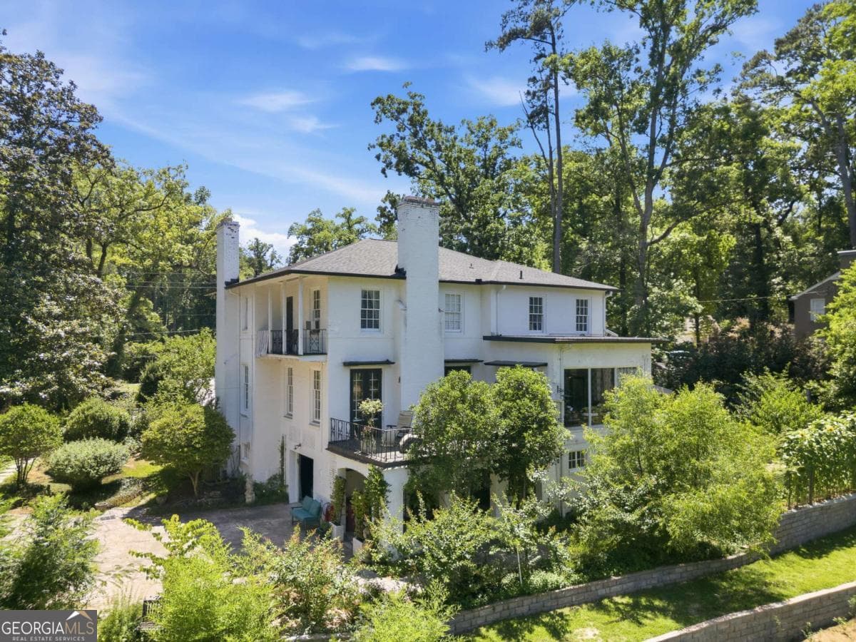 4 bedroom, 3 bathroom, 3,714 sq ft single family residence for sale at 3155 Ingleside Drive, Macon, GA 31204 — photo 3