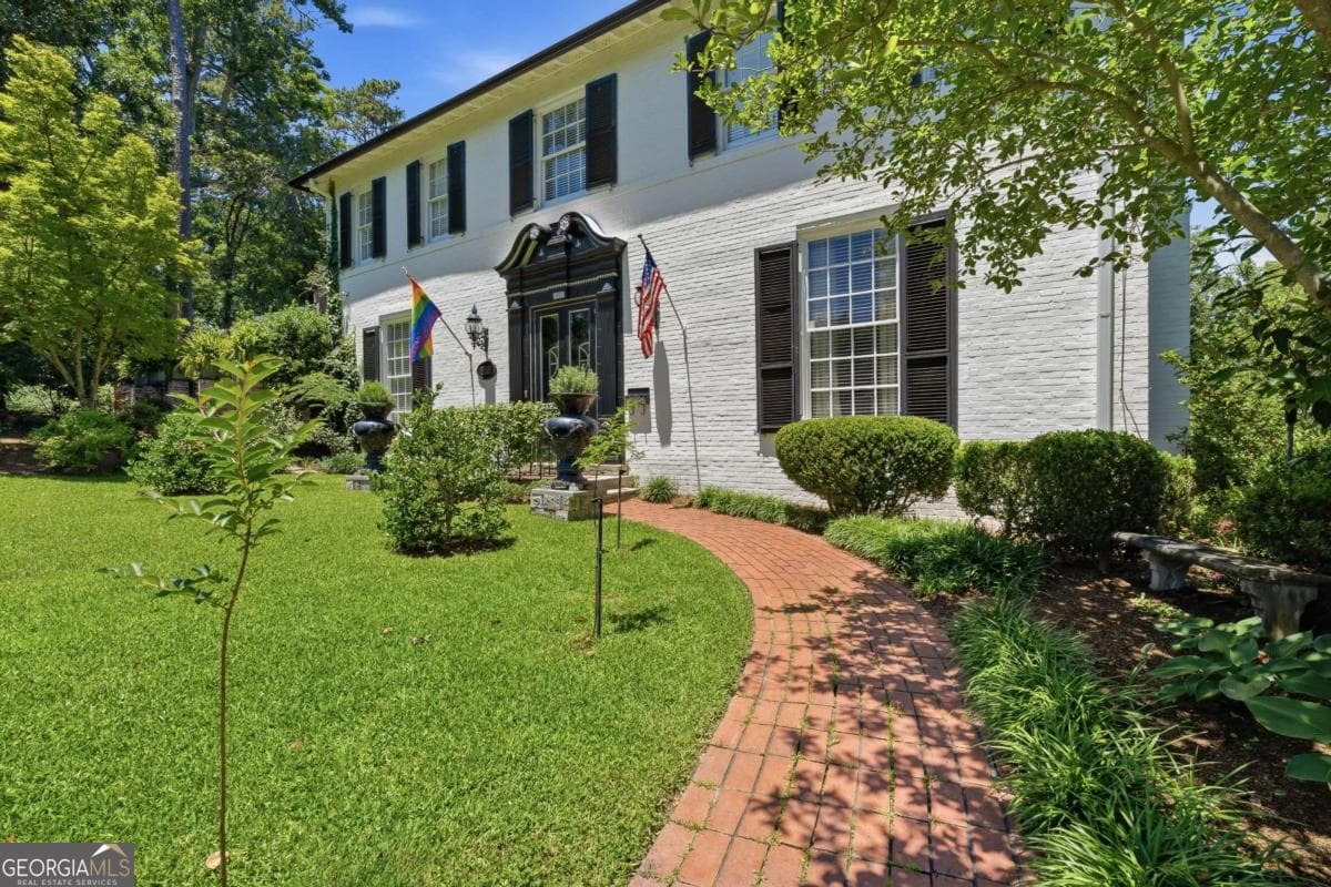 4 bedroom, 3 bathroom, 3,714 sq ft single family residence for sale at 3155 Ingleside Drive, Macon, GA 31204 — photo 8