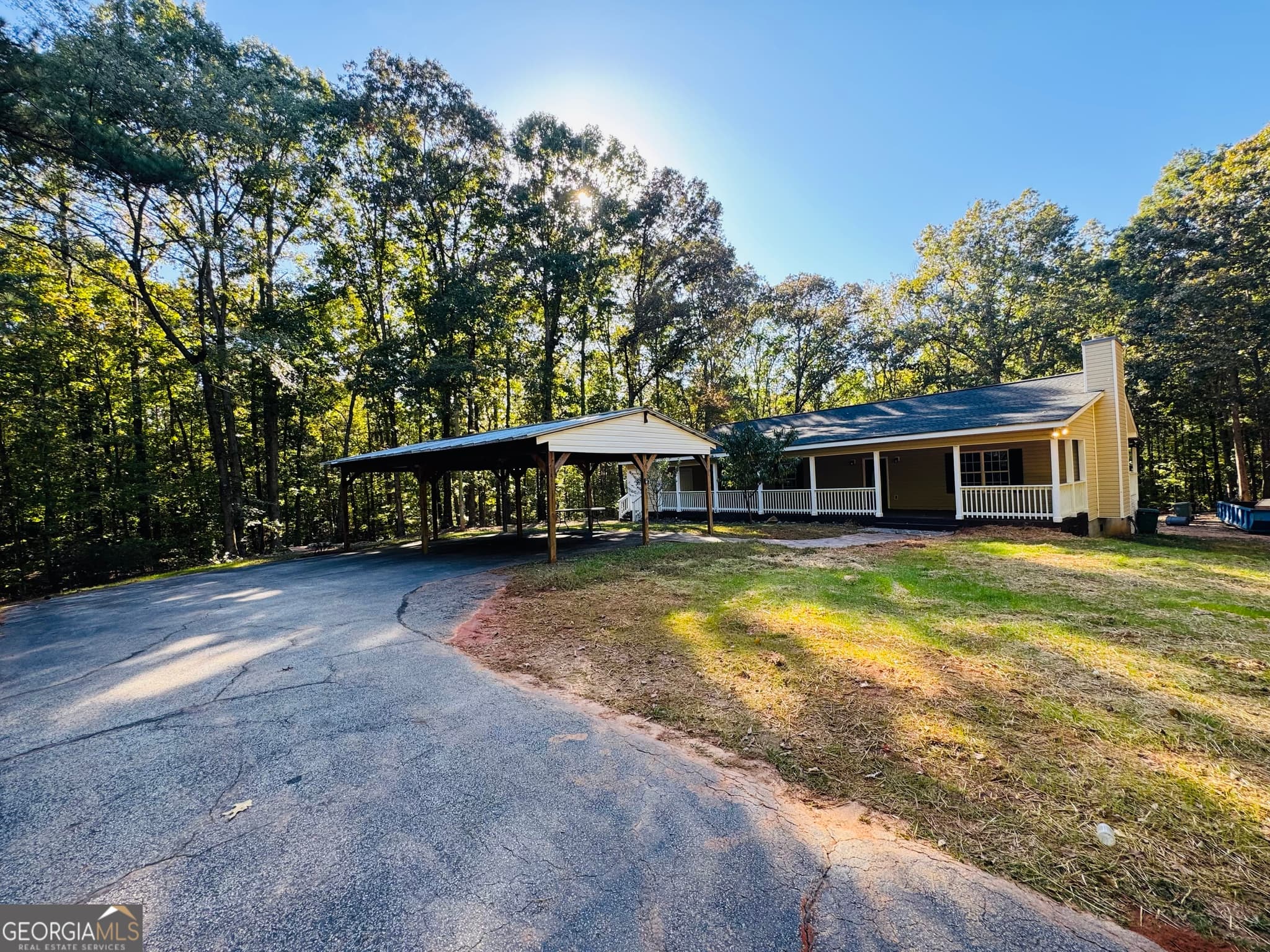 3 bedroom, 2 bathroom, 1,746 sq ft single family residence for sale at 1516 Stark Road, Jackson, GA 30233 — photo 2
