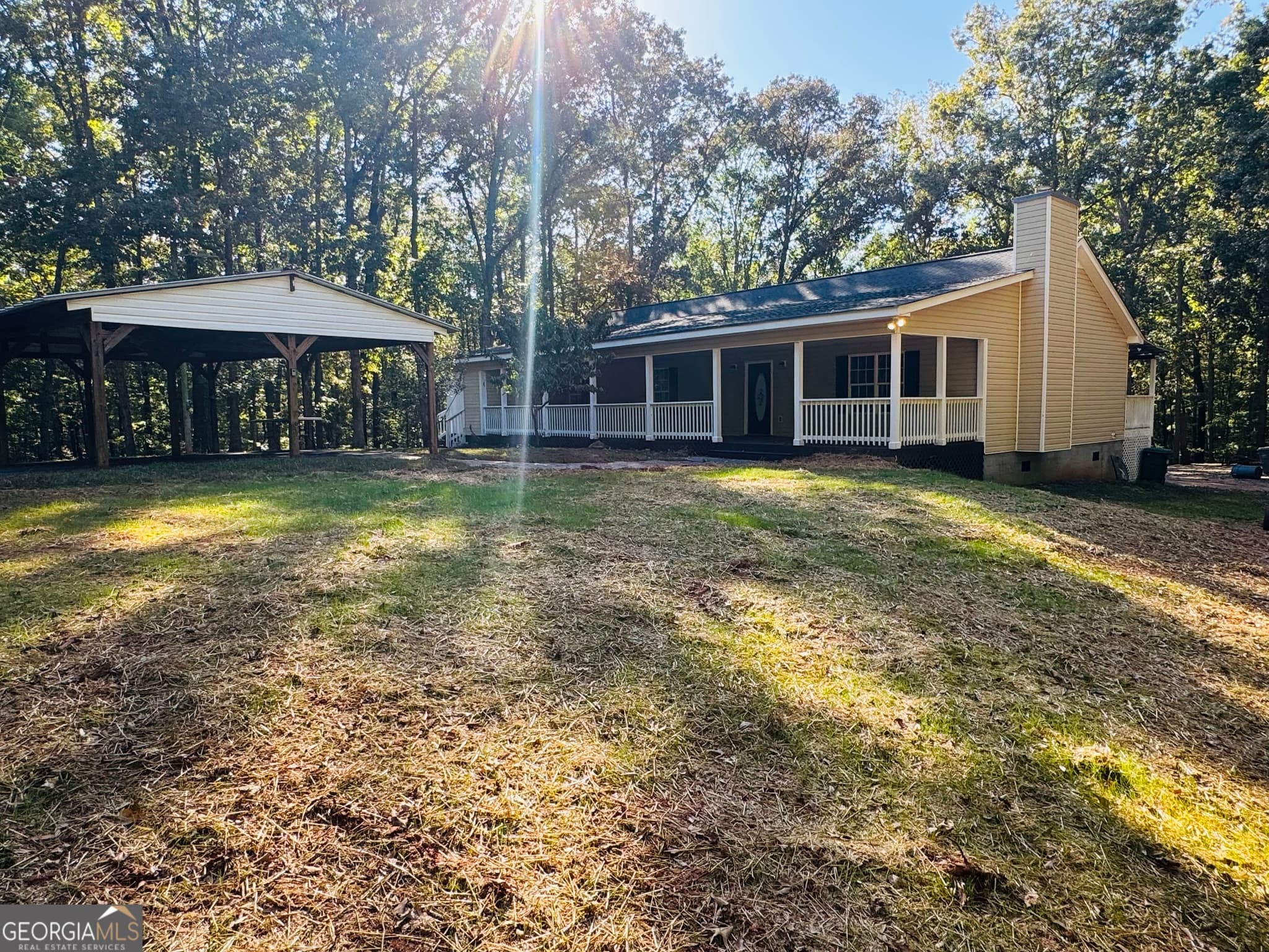 3 bedroom, 2 bathroom, 1,746 sq ft single family residence for sale at 1516 Stark Road, Jackson, GA 30233 — photo 1 of 37