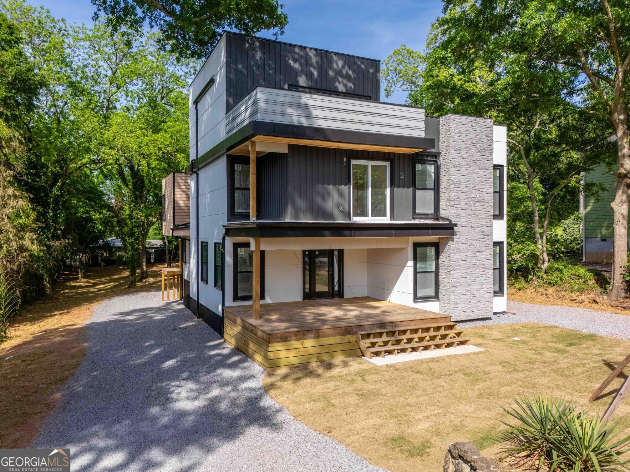 7 bedroom, 6.5 bathroom, 4,700 sq ft single family residence for rent at 1465 E Broad Street, Athens, GA 30601 for $7,200 a month — photo 2