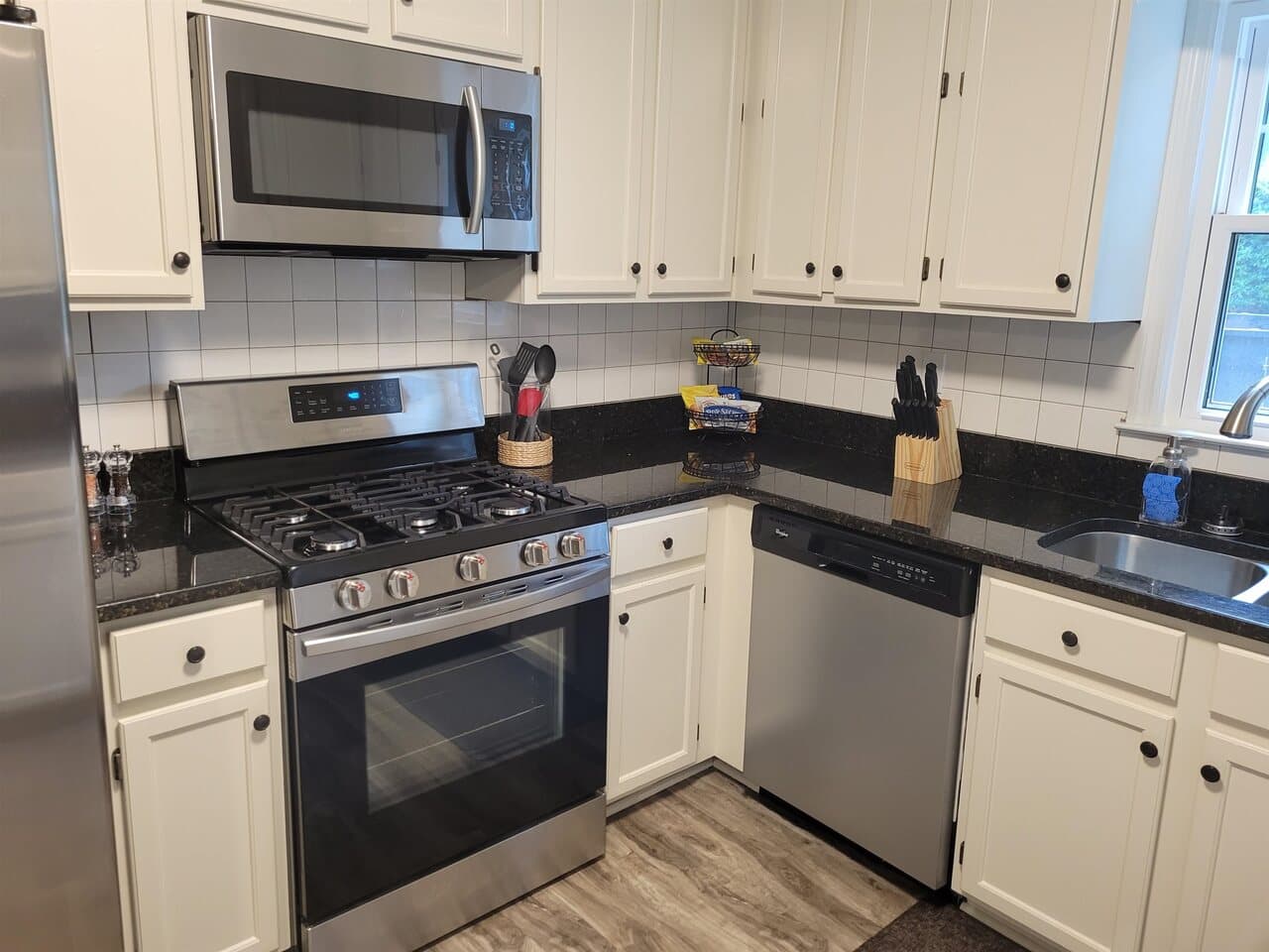 4 bedroom, 2 bathroom single family residence for rent at 1356 Velvet Creek, Marietta, GA 30008 for $5,720 a month — photo 8