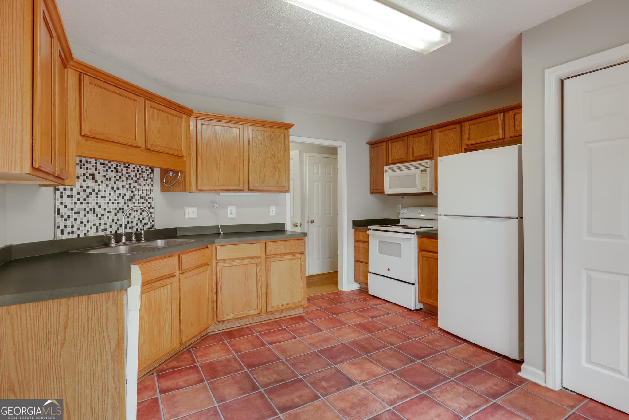 3 bedroom, 2.5 bathroom, 1,405 sq ft single family residence for rent at 555 Snapfinger Drive, Athens, GA 30605 for $1,900 a month — photo 10