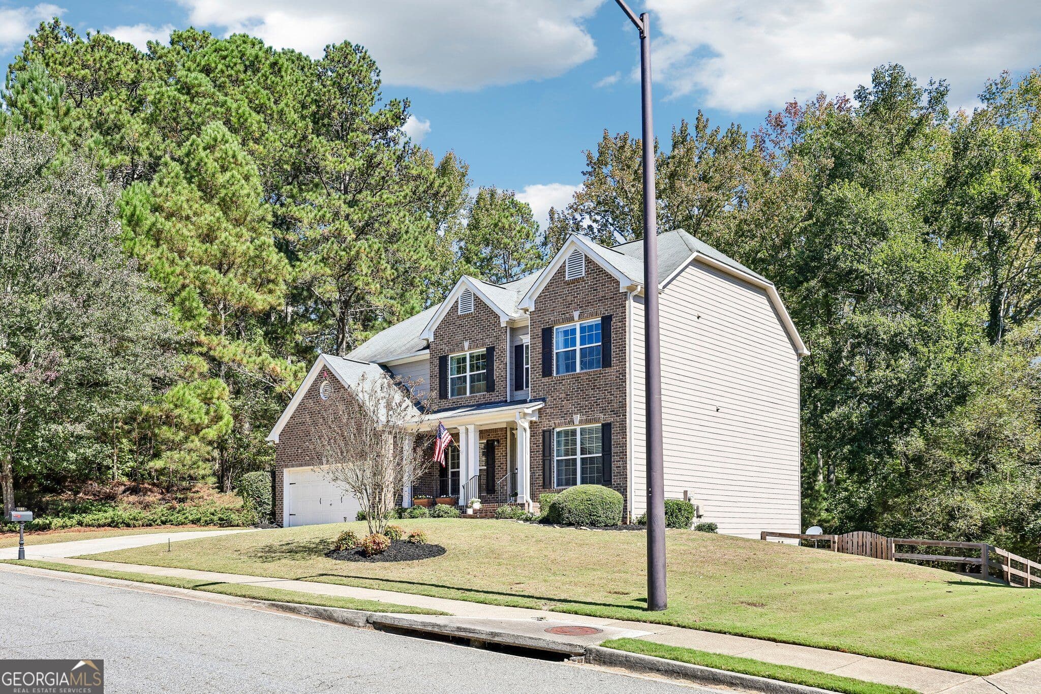 4 bedroom, 3.5 bathroom, 3,273 sq ft single family residence for sale at 1102 Forest Creek Drive, Canton, GA 30115 — photo 2