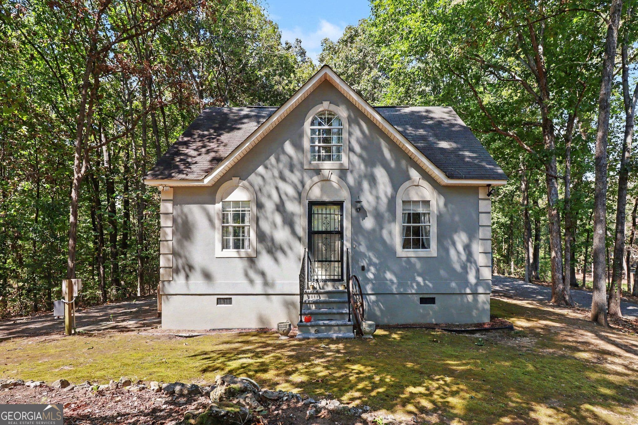2 bedroom, 2 bathroom, 1,152 sq ft single family residence for sale at 641 Johnson Road, Adairsville, GA 30103 — photo 1 of 30