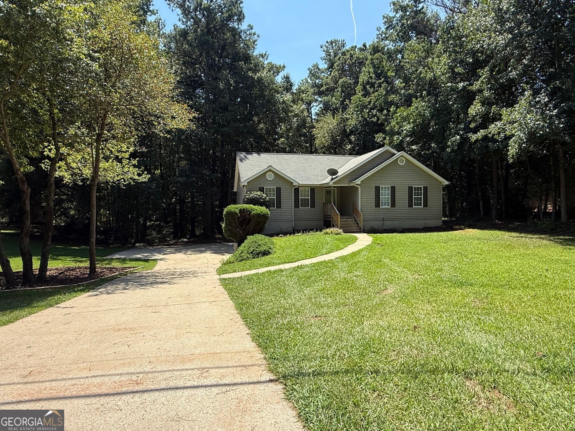3 bedroom, 2 bathroom, 2,242 sq ft single family residence for sale at 244 Country Club Road, Newnan, GA 30263 — photo 1 of 44