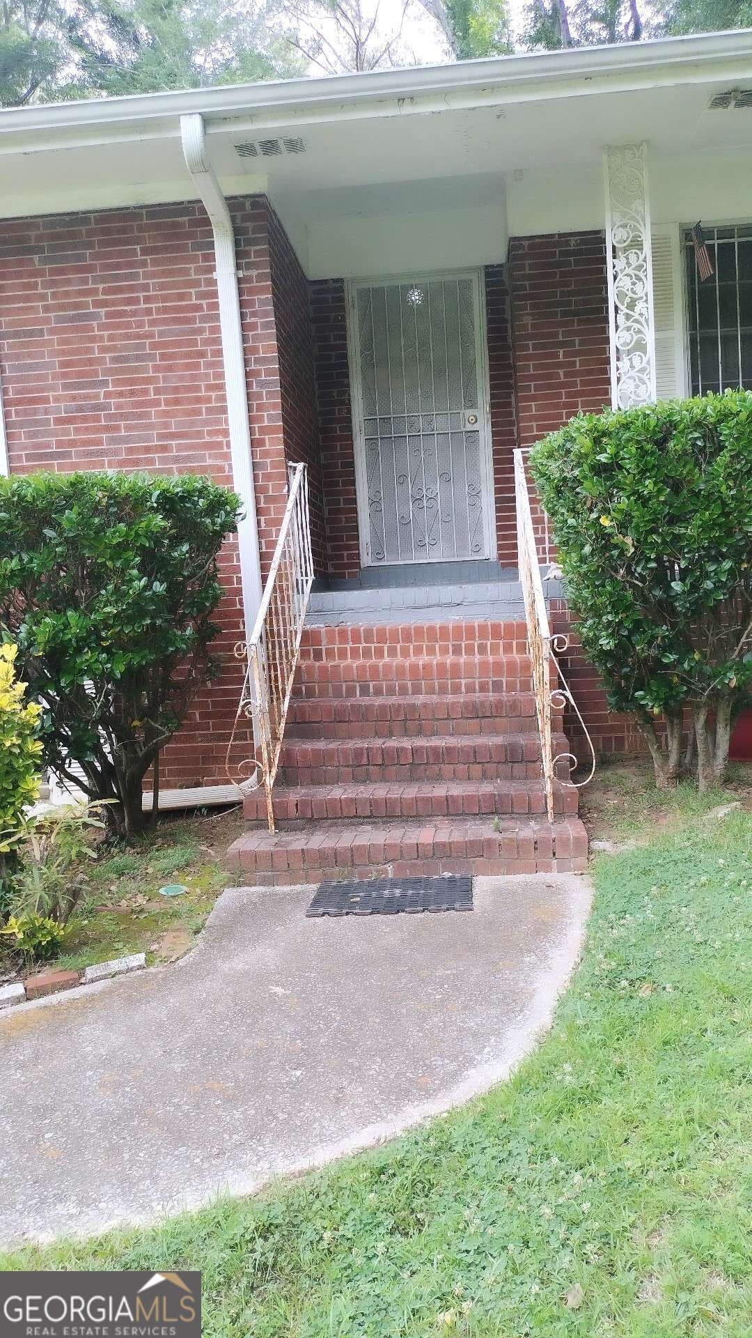 4 bedroom, 3 bathroom, 2,980 sq ft single family residence for sale at 2641 Hedgewood Lane, Atlanta, GA 30311 — photo 8