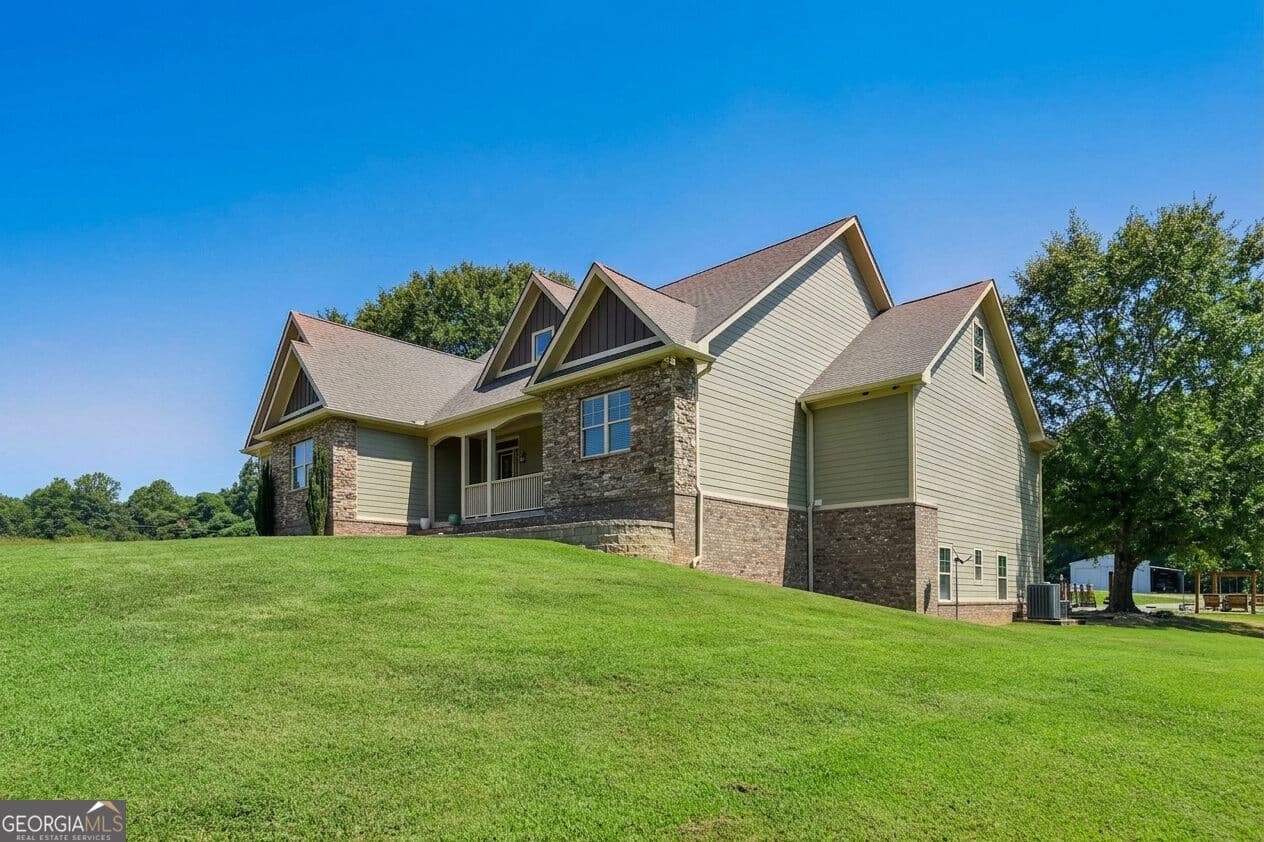 4 bedroom, 4.5 bathroom, 3,644 sq ft single family residence for sale at 319 Campground Road, Cleveland, GA 30528 — photo 10