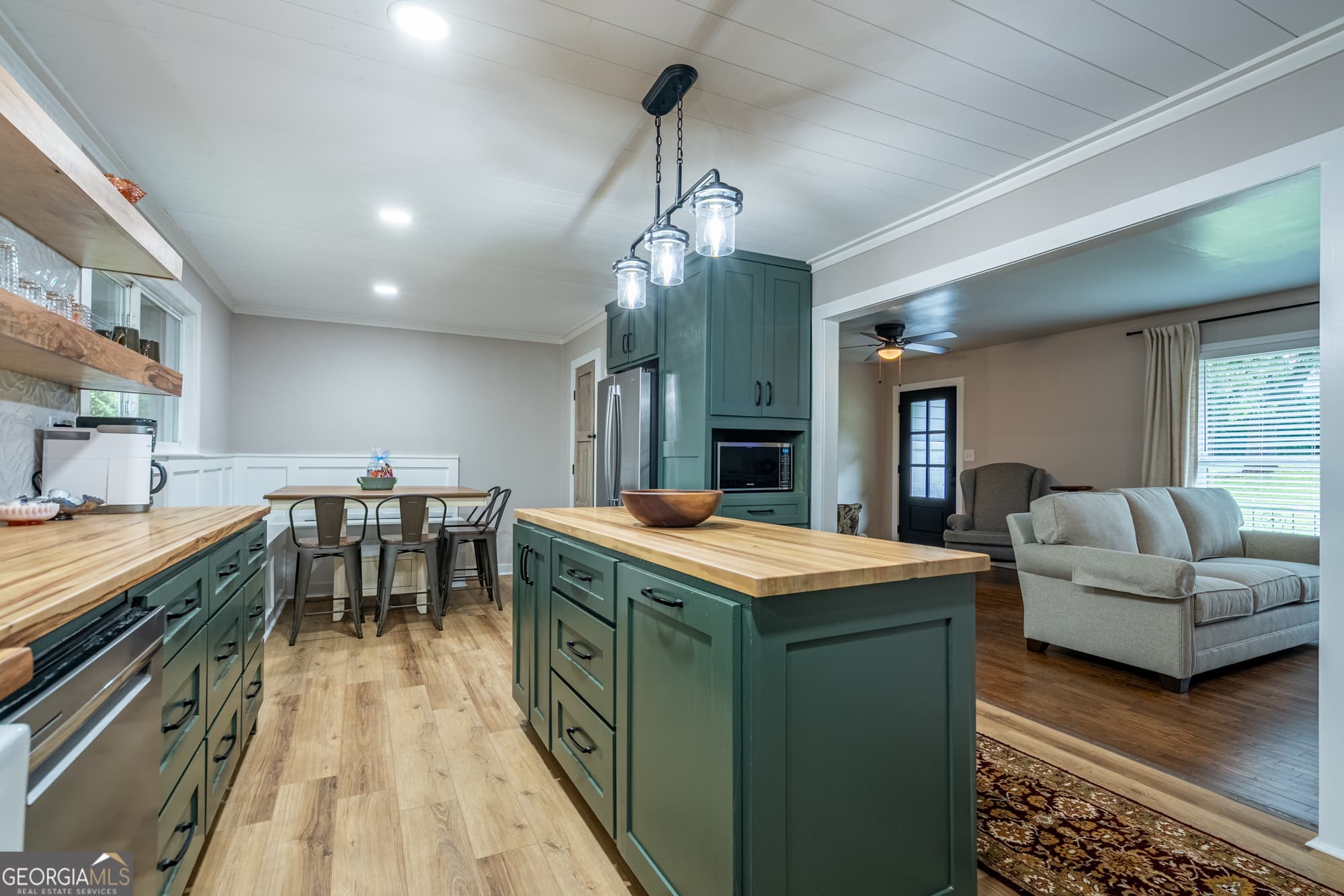 4 bedroom, 2 bathroom single family residence for rent at 236 Pioneer Trail, Cartersville, GA 30121 for $6,602 a month — photo 3