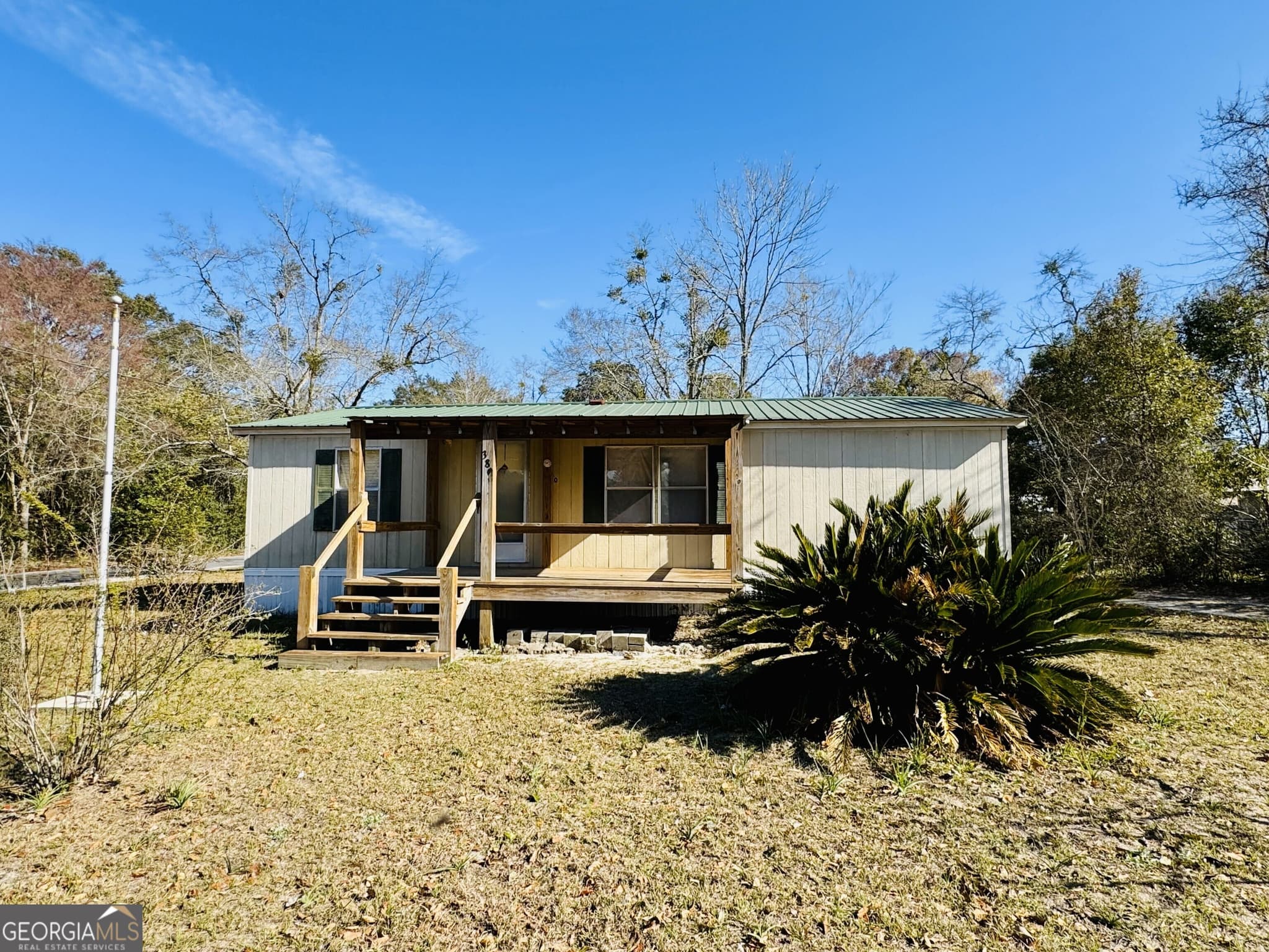 2 bedroom, 2 bathroom, 960 sq ft manufactured home,mobile home sold at 380 N Cypress Street, Jesup, GA 31546