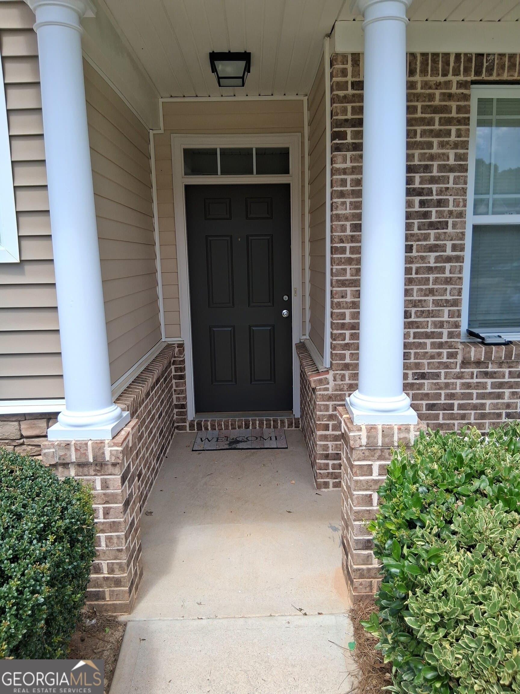 3 bedroom, 2.5 bathroom, 1,348 sq ft townhouse for rent at 6208 Ellenwood Drive, Rex, GA 30273 for $1,650 a month — photo 2