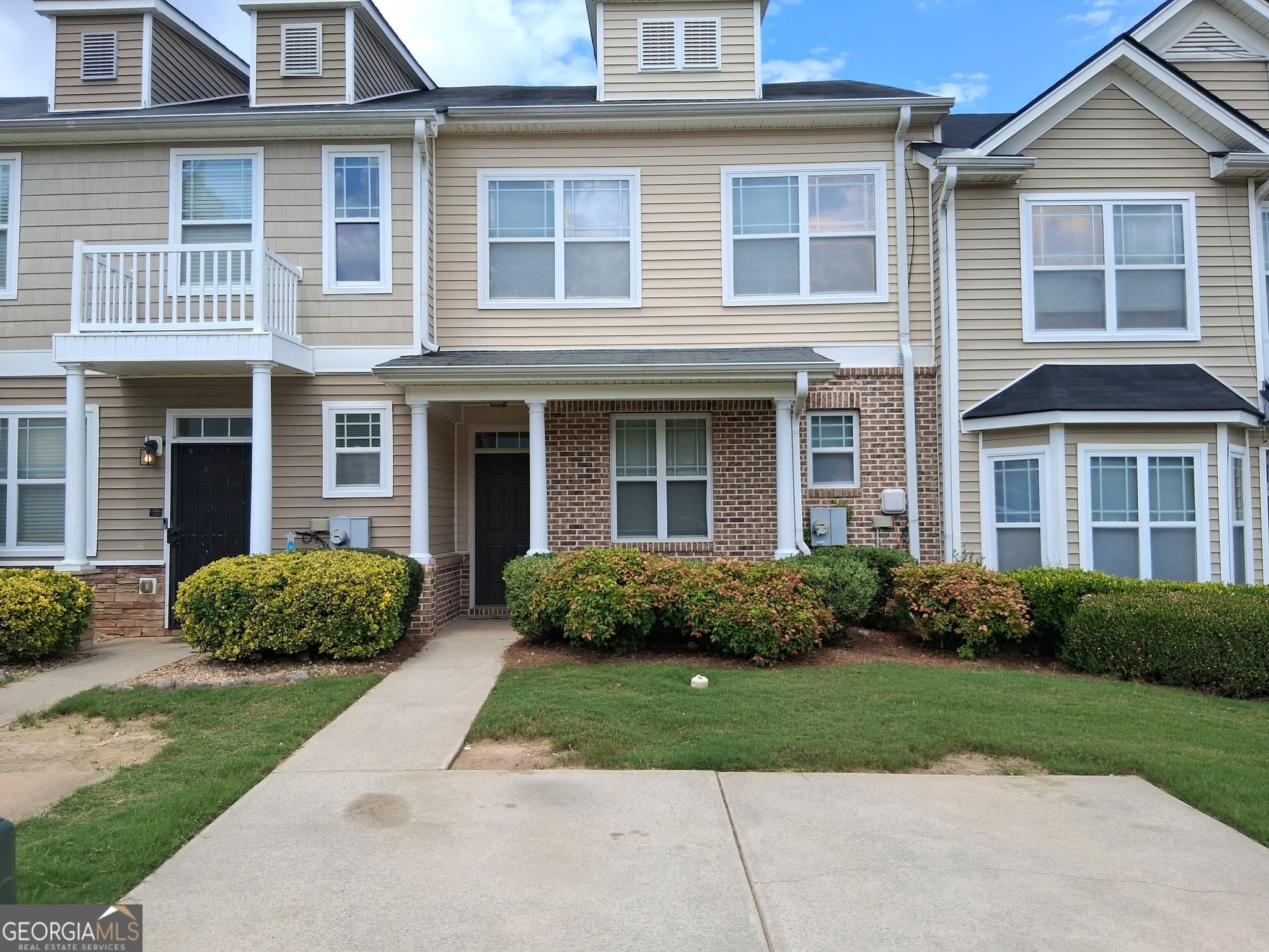 3 bedroom, 2.5 bathroom, 1,348 sq ft townhouse for rent at 6208 Ellenwood Drive, Rex, GA 30273 for $1,650 a month