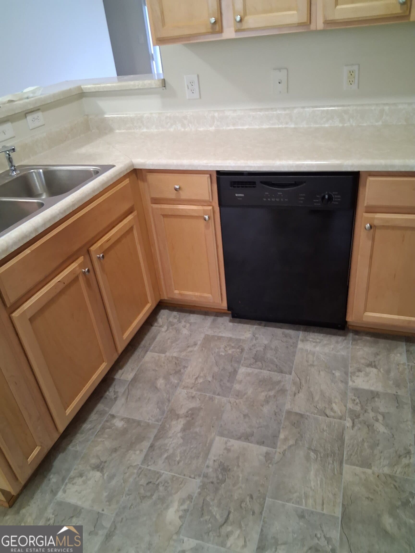 3 bedroom, 2.5 bathroom, 1,348 sq ft townhouse for rent at 6208 Ellenwood Drive, Rex, GA 30273 for $1,650 a month — photo 8