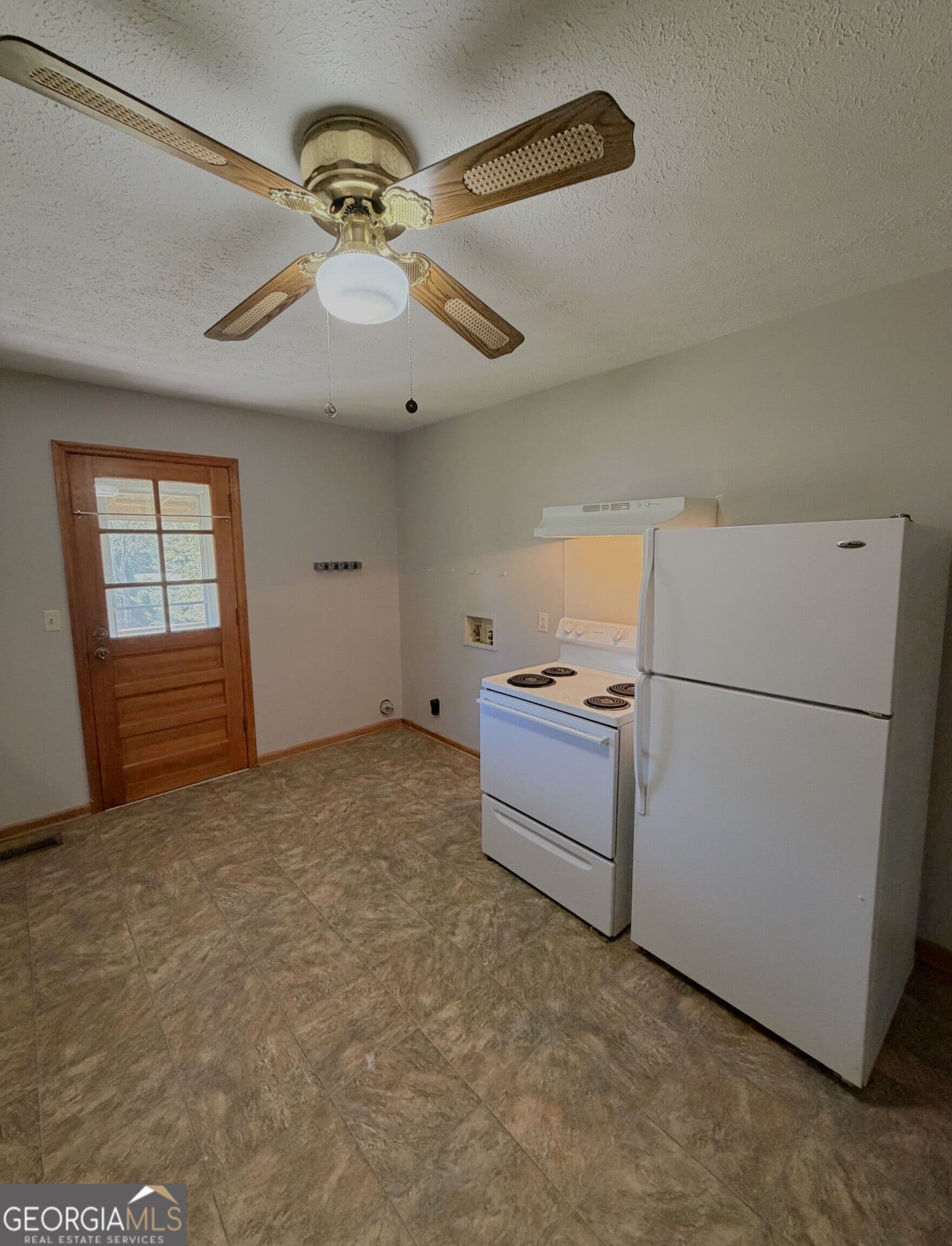 2 bedroom, 1 bathroom, 950 sq ft duplex for rent at 110 Bryan Street A, Bremen, GA 30110 for $1,015 a month — photo 5
