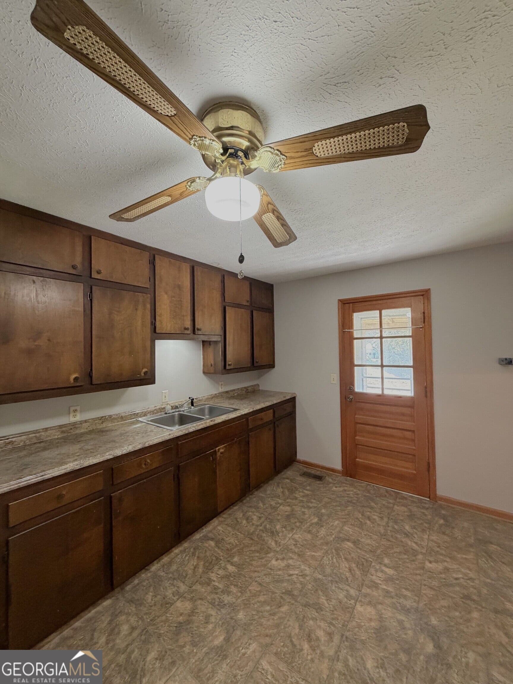 2 bedroom, 1 bathroom, 950 sq ft duplex for rent at 110 Bryan Street A, Bremen, GA 30110 for $1,015 a month — photo 4