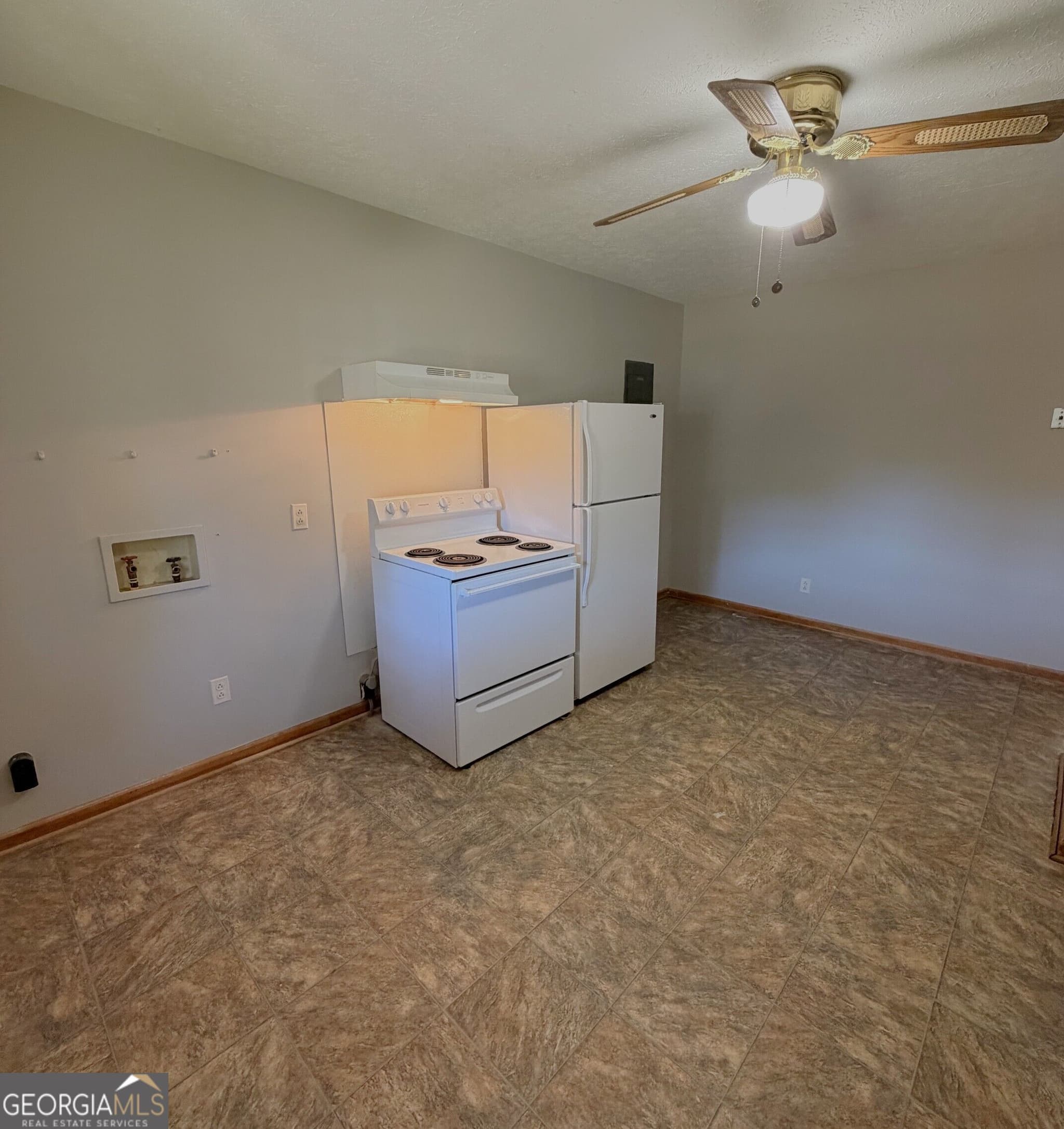 2 bedroom, 1 bathroom, 950 sq ft duplex for rent at 110 Bryan Street A, Bremen, GA 30110 for $1,015 a month — photo 8