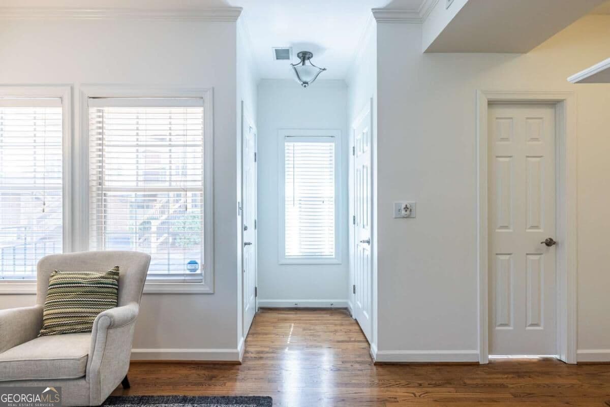 2 bedroom, 2.5 bathroom, 1,264 sq ft townhouse for sale at 1332 Stillwood Chase, Atlanta, GA 30306 — photo 2