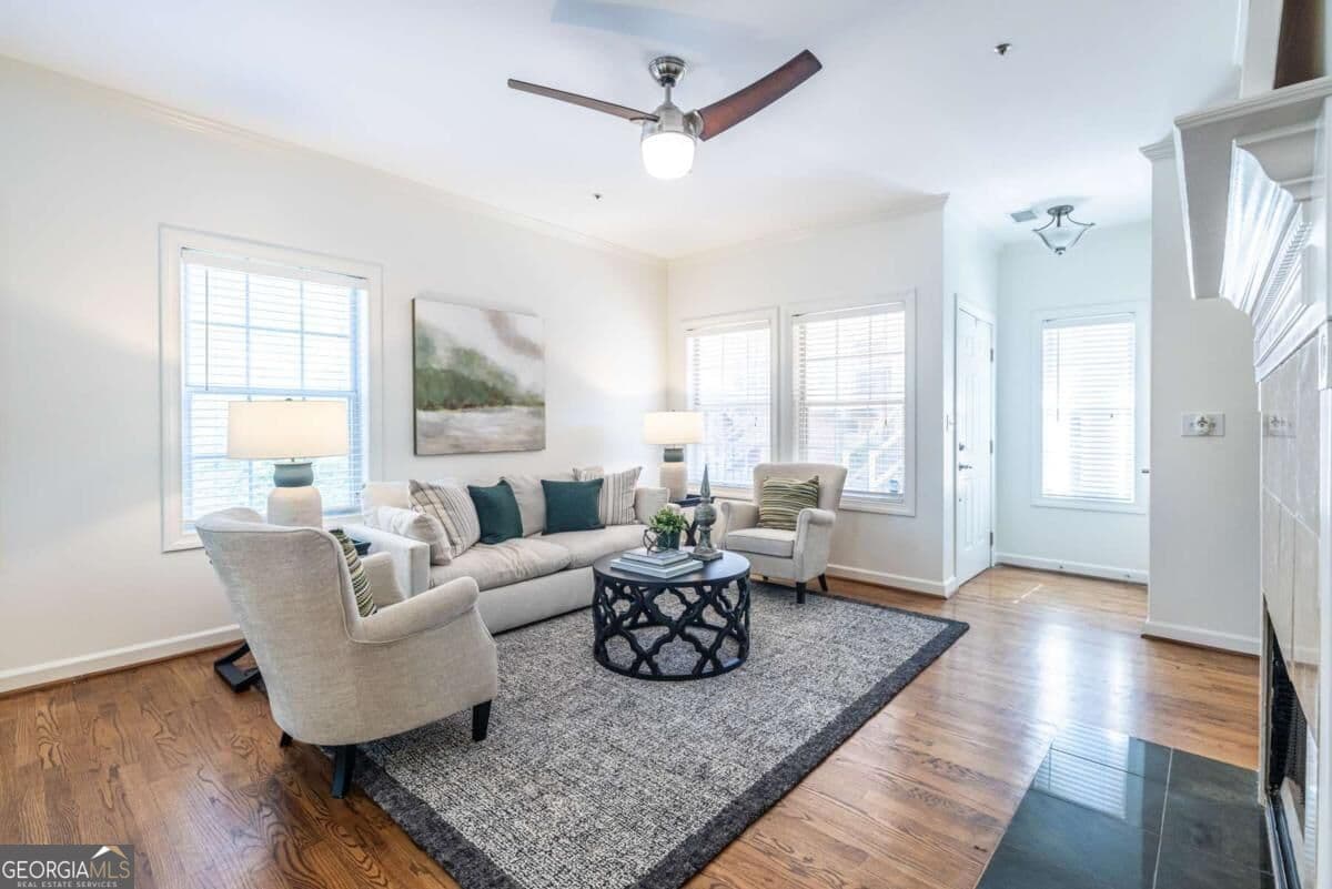 2 bedroom, 2.5 bathroom, 1,264 sq ft townhouse for sale at 1332 Stillwood Chase, Atlanta, GA 30306 — photo 3