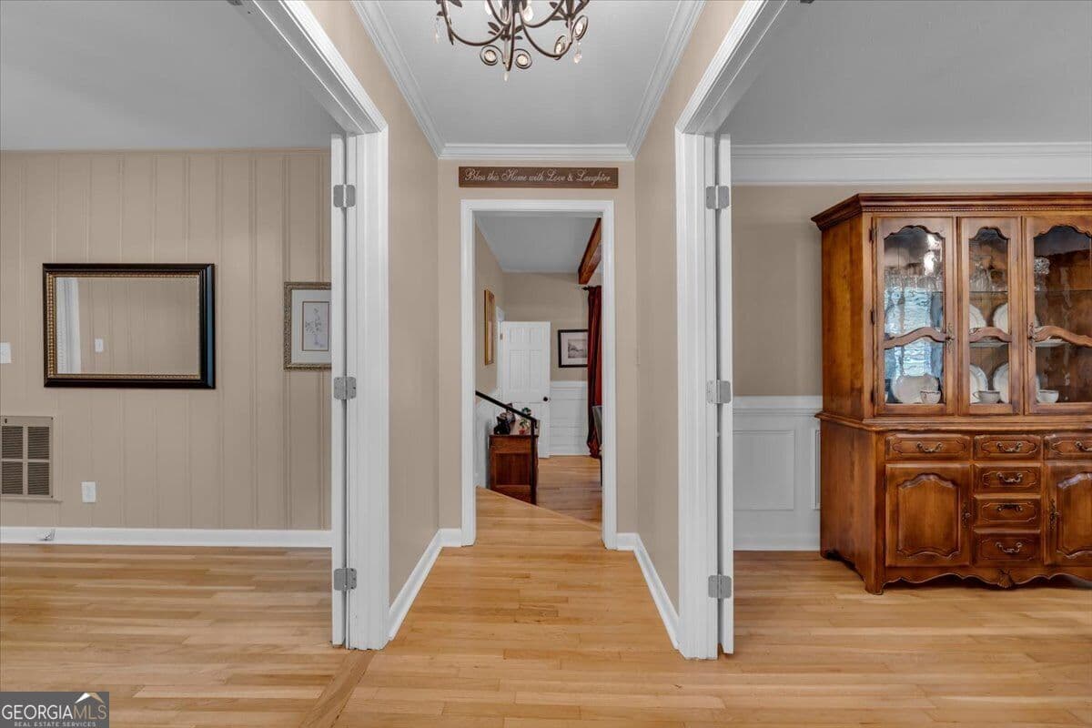 4 bedroom, 5.5 bathroom, 3,944 sq ft single family residence for sale at 919 Crawford Street, Madison, GA 30650 — photo 7