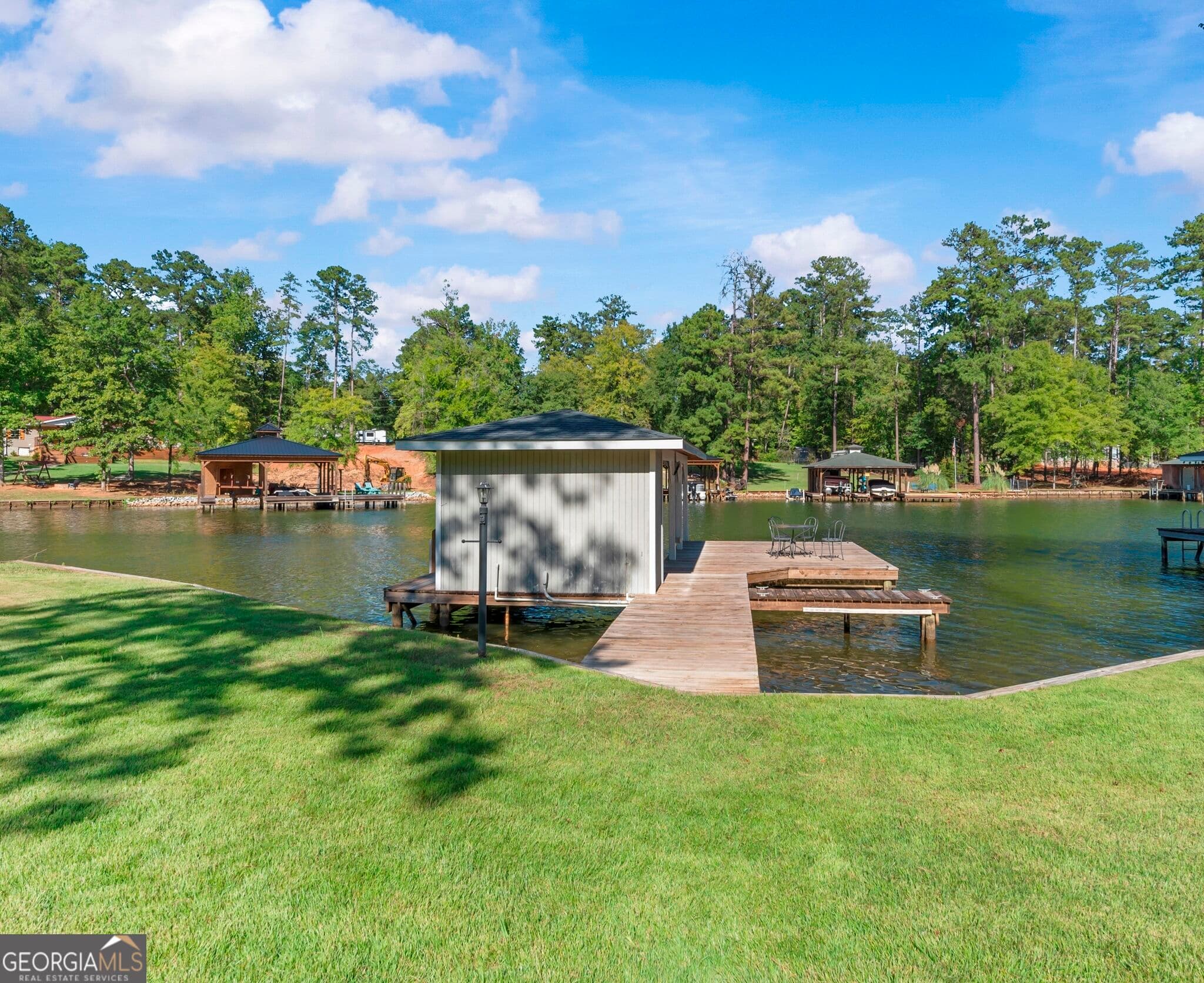 3 bedroom, 2 bathroom, 1,924 sq ft single family residence for sale at 207 Poinsettia Place, Sparta, GA 31087 — photo 3