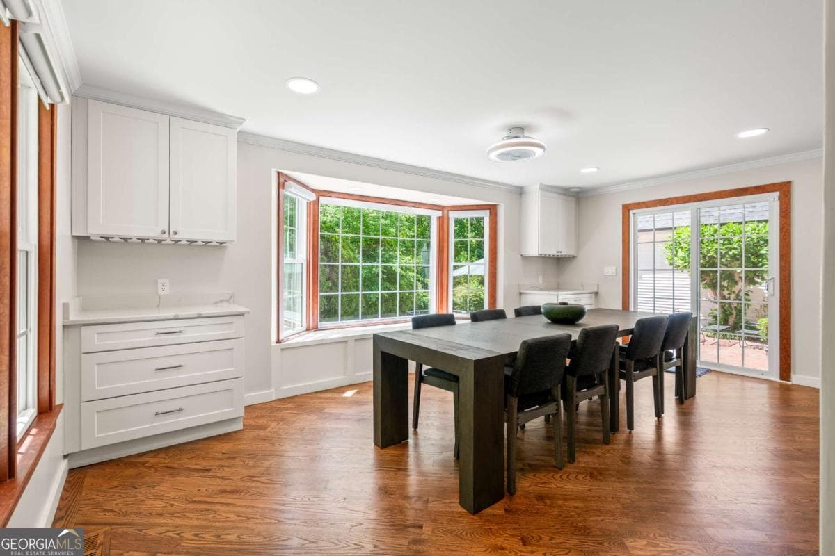 5 bedroom, 6 bathroom, 5,856 sq ft single family residence for sale at 4610 Orkney Lane, Atlanta, GA 30331 — photo 10