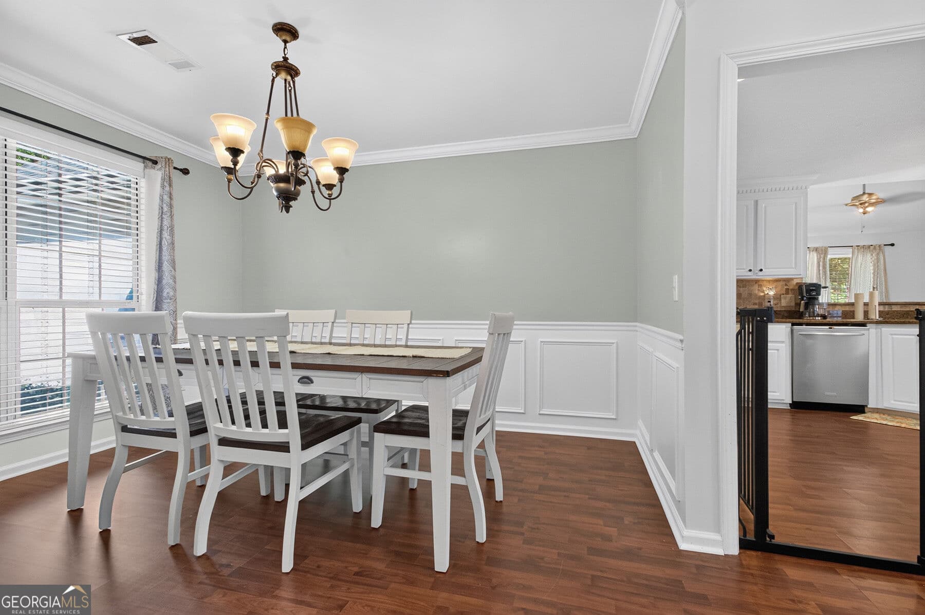 3 bedroom, 2 bathroom, 2,091 sq ft single family residence for sale at 27 Hickory Lane, Macon, GA 31210 — photo 6