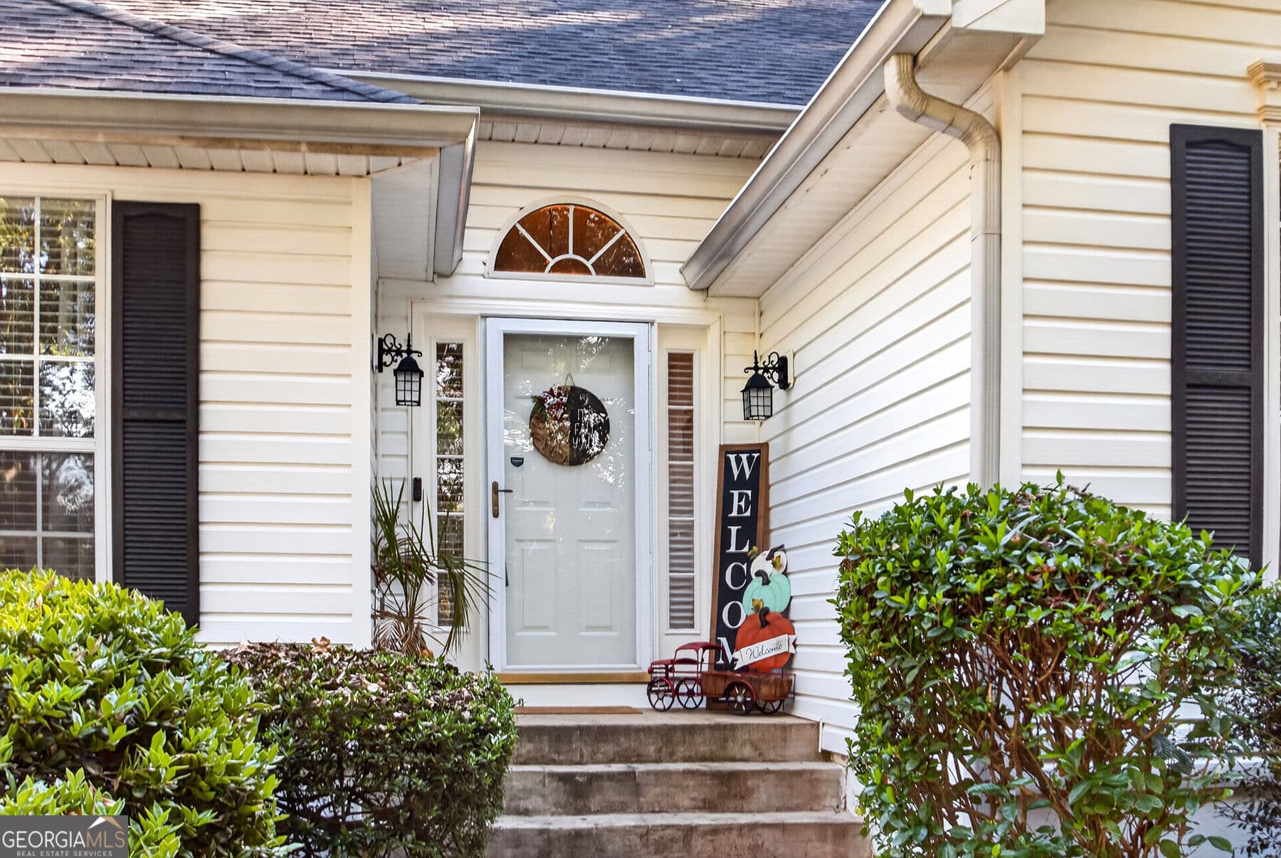3 bedroom, 2 bathroom, 2,091 sq ft single family residence for sale at 27 Hickory Lane, Macon, GA 31210 — photo 4