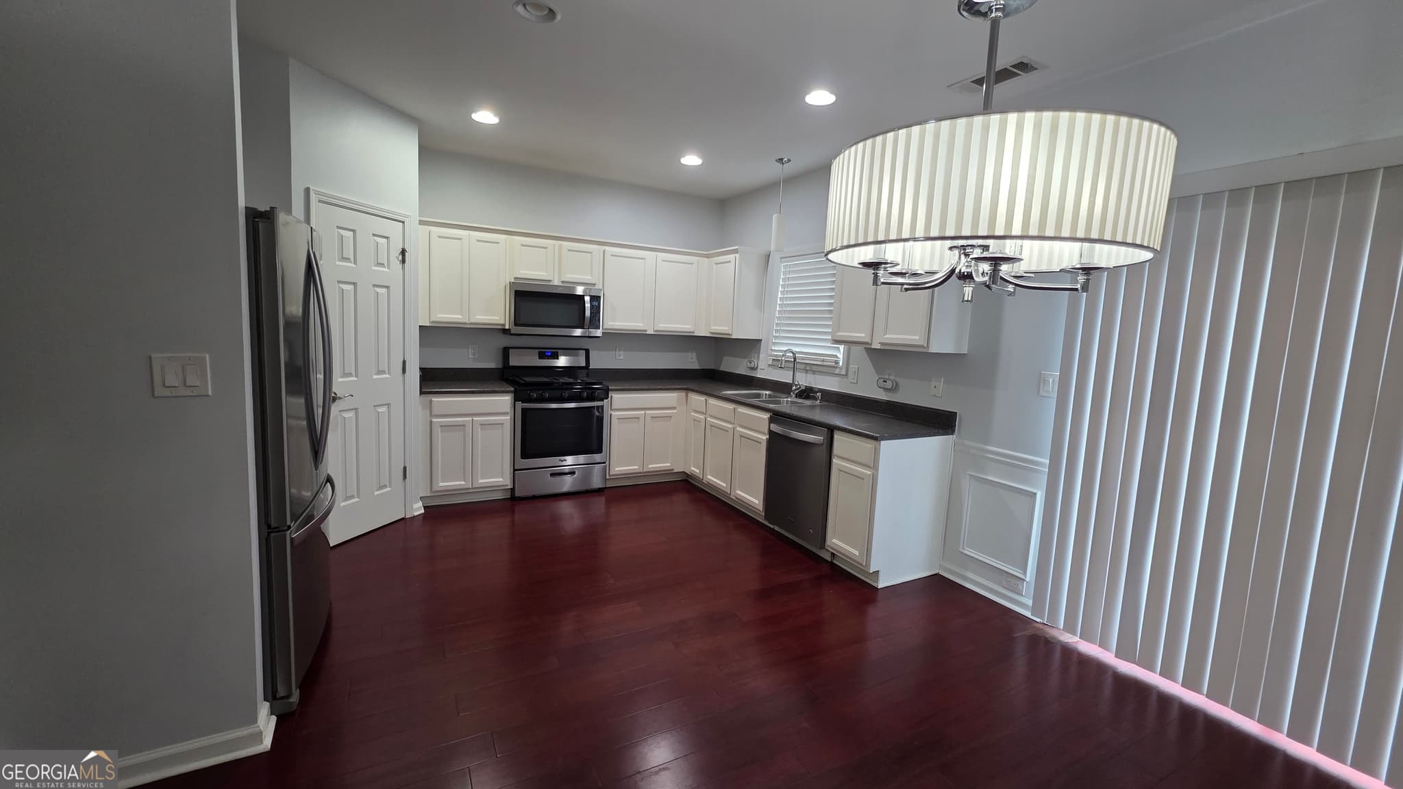 3 bedroom, 2.5 bathroom, 1,696 sq ft townhouse for sale at 3169 Milling Place, Duluth, GA 30096 — photo 3