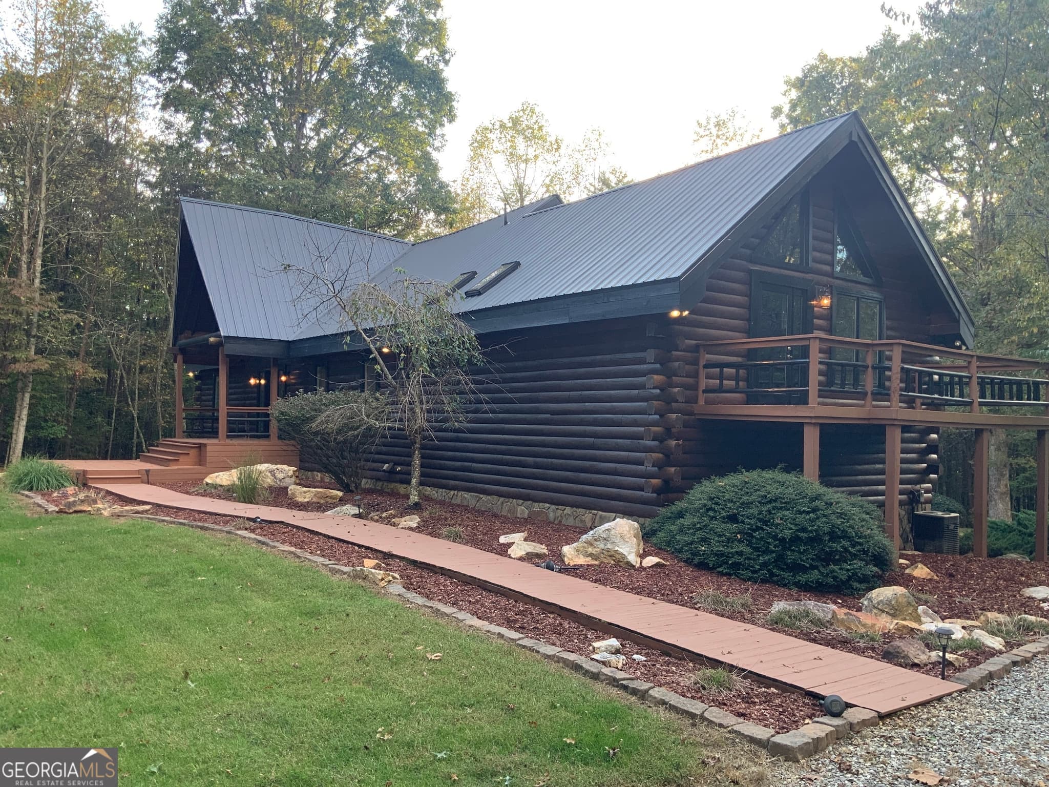 4 bedroom, 4 bathroom, 5,040 sq ft cabin,loft,single family residence for sale at 11 FOXFIRE Road, Blairsville, GA 30512 — photo 2