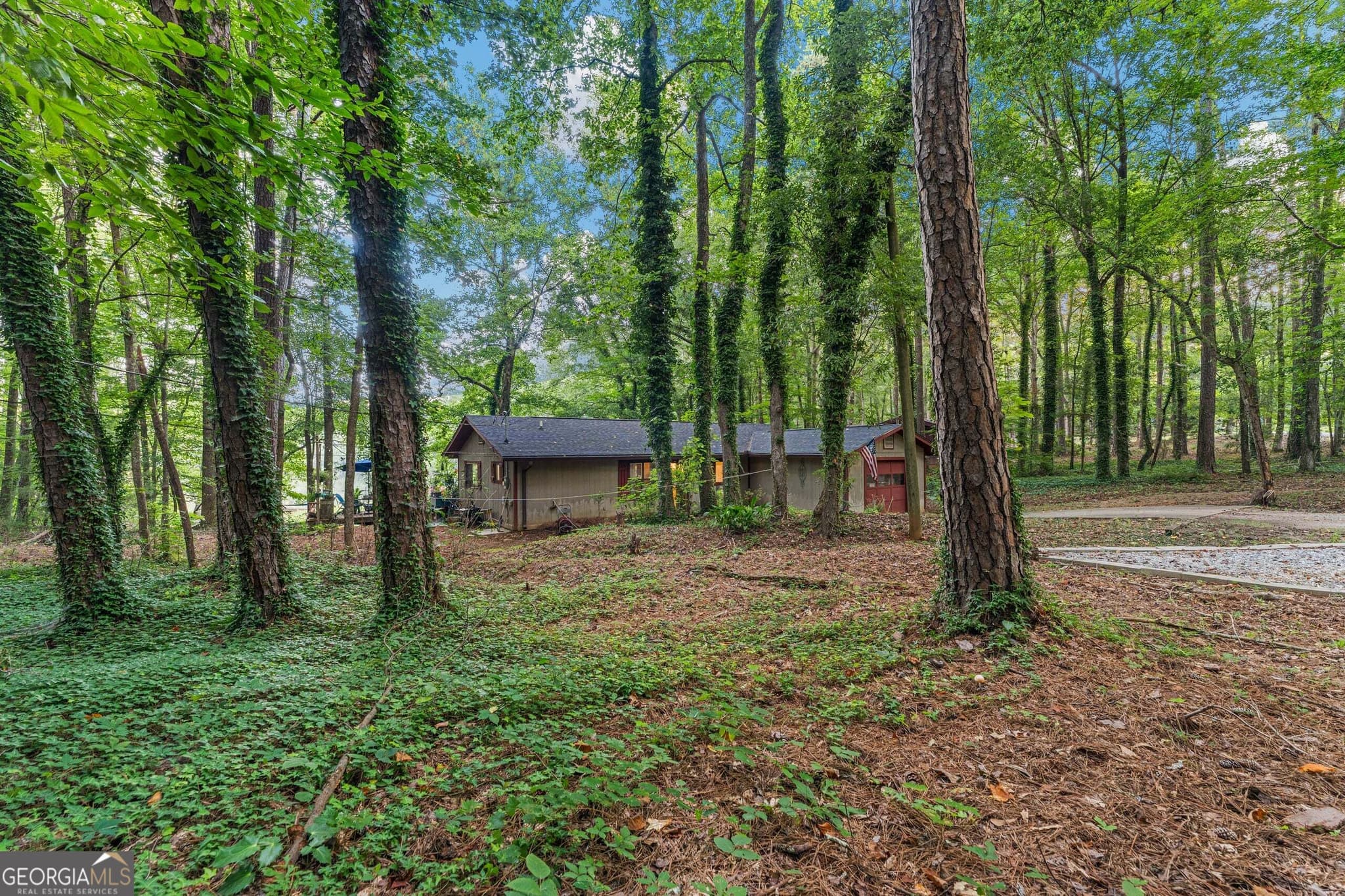 3 bedroom, 2 bathroom, 1,666 sq ft single family residence for sale at 244 Lake Drive, Pine Mountain, GA 31822 — photo 2