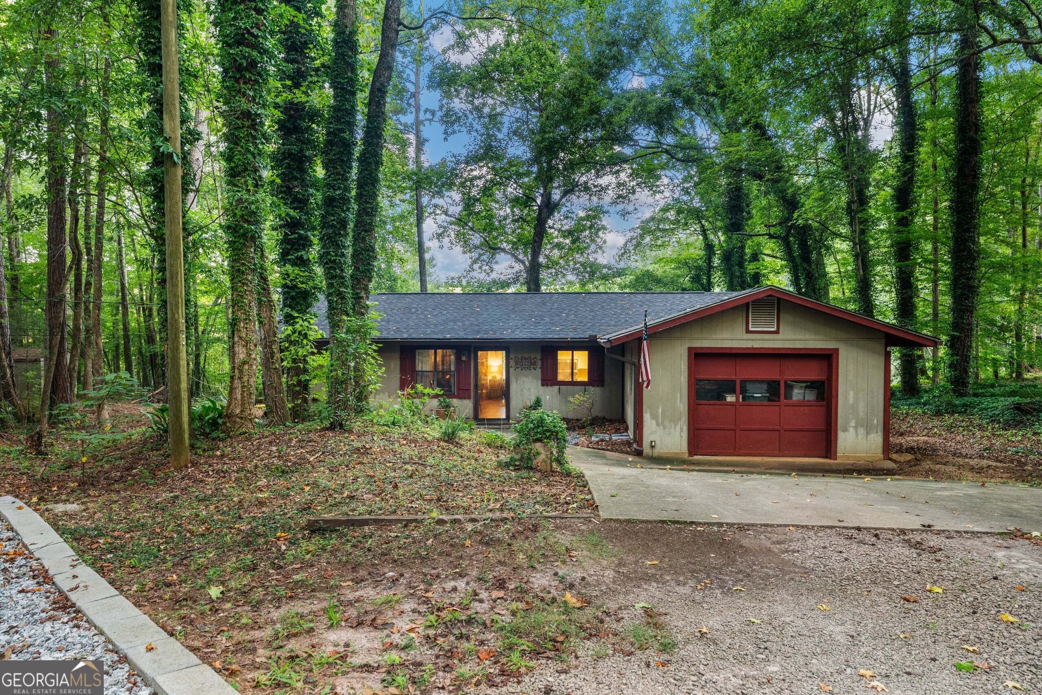 3 bedroom, 2 bathroom, 1,666 sq ft single family residence for sale at 244 Lake Drive, Pine Mountain, GA 31822 — photo 3