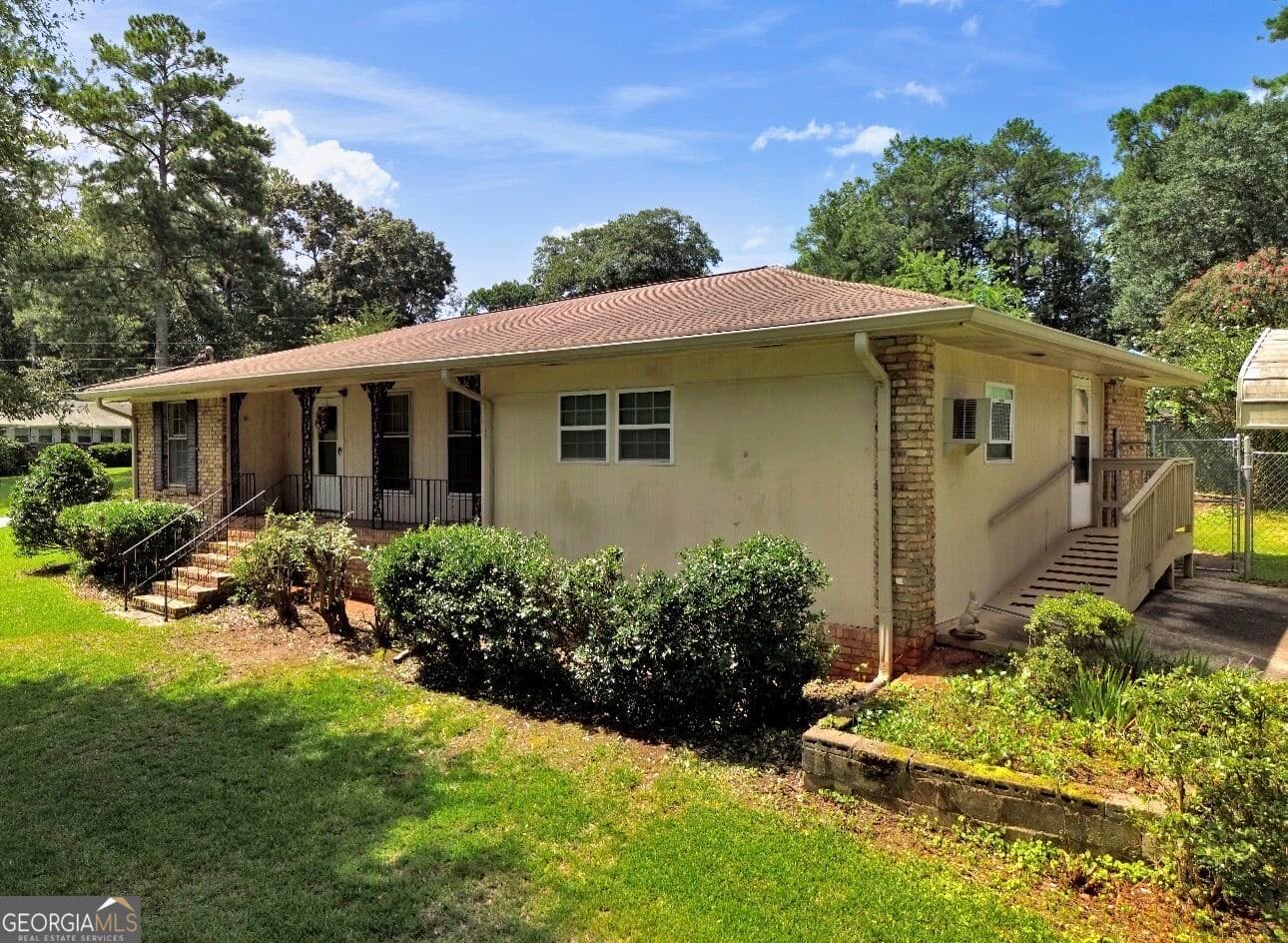3 bedroom, 2 bathroom, 1,800 sq ft single family residence for sale at 1937 Brannon Drive, Austell, GA 30106 — photo 3